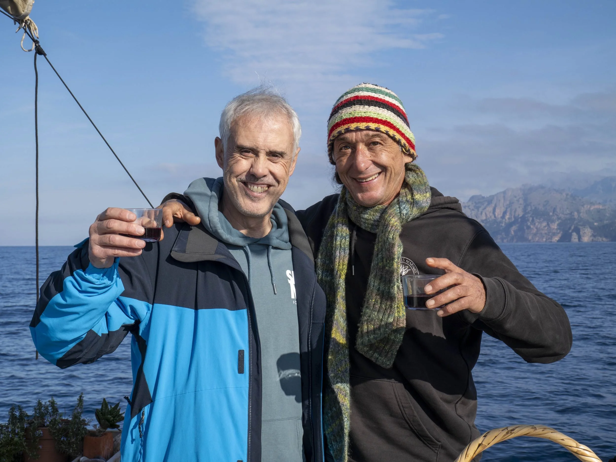 Happy expedition guests aboard Bonnie Lass