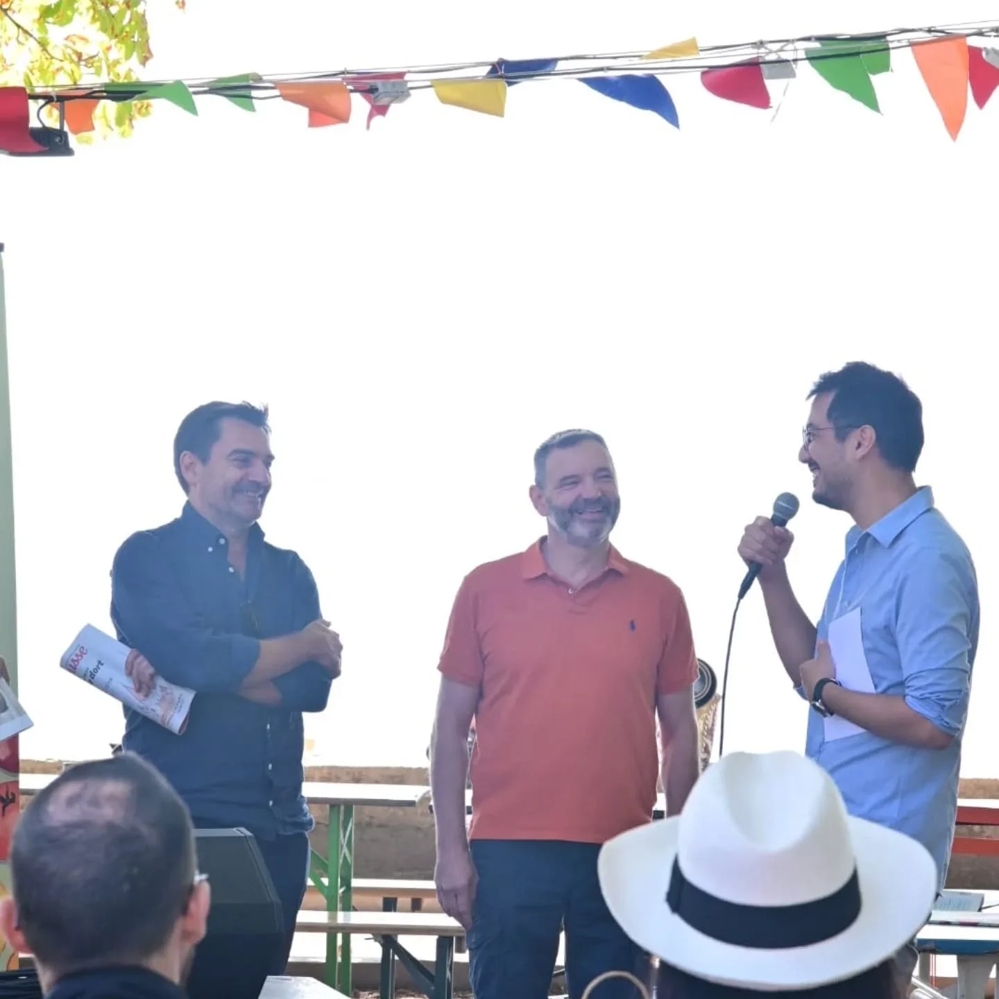 Chouette moment aux @lelivresurlesquais pour la remise de prix du concours de nouvelles/dessin organis&eacute; par Vigousse et la Semaine du Go&ucirc;t !!!🥄 bravo &agrave; tous et toutes!!! 

Du coup, trouvez ma nouvelle &quot;Recette Miracle&quot; 