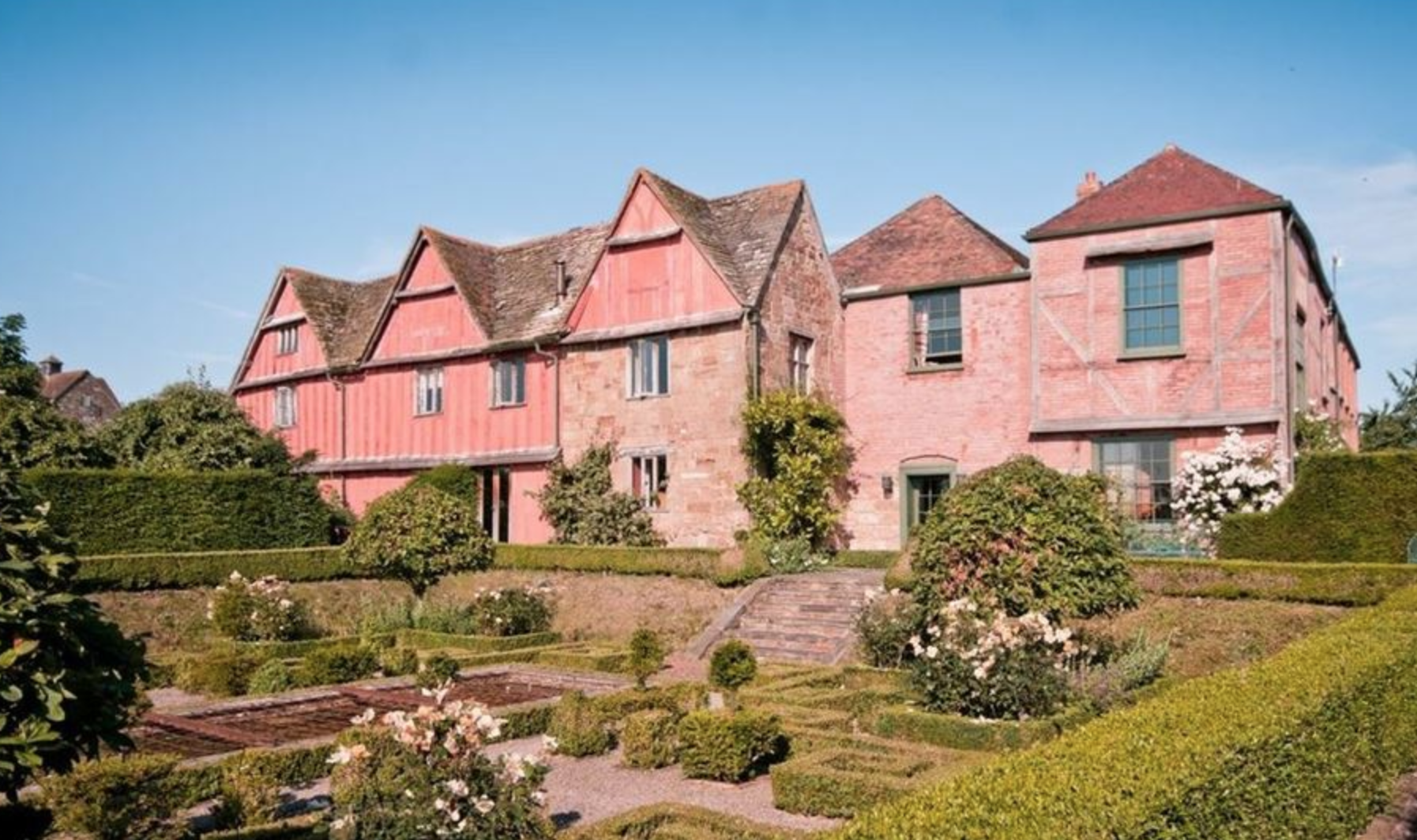 Pauntley+court+small+wedding+venue+in+cotswolds (1).png