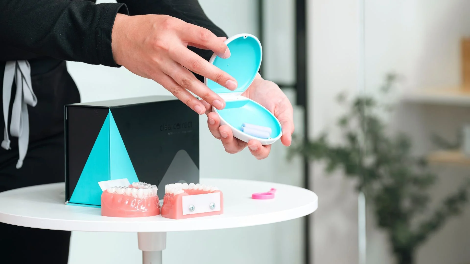 Clear Aligner Treatments in Montreal &amp; Brossard: Invisalign® and ClearCorrect®