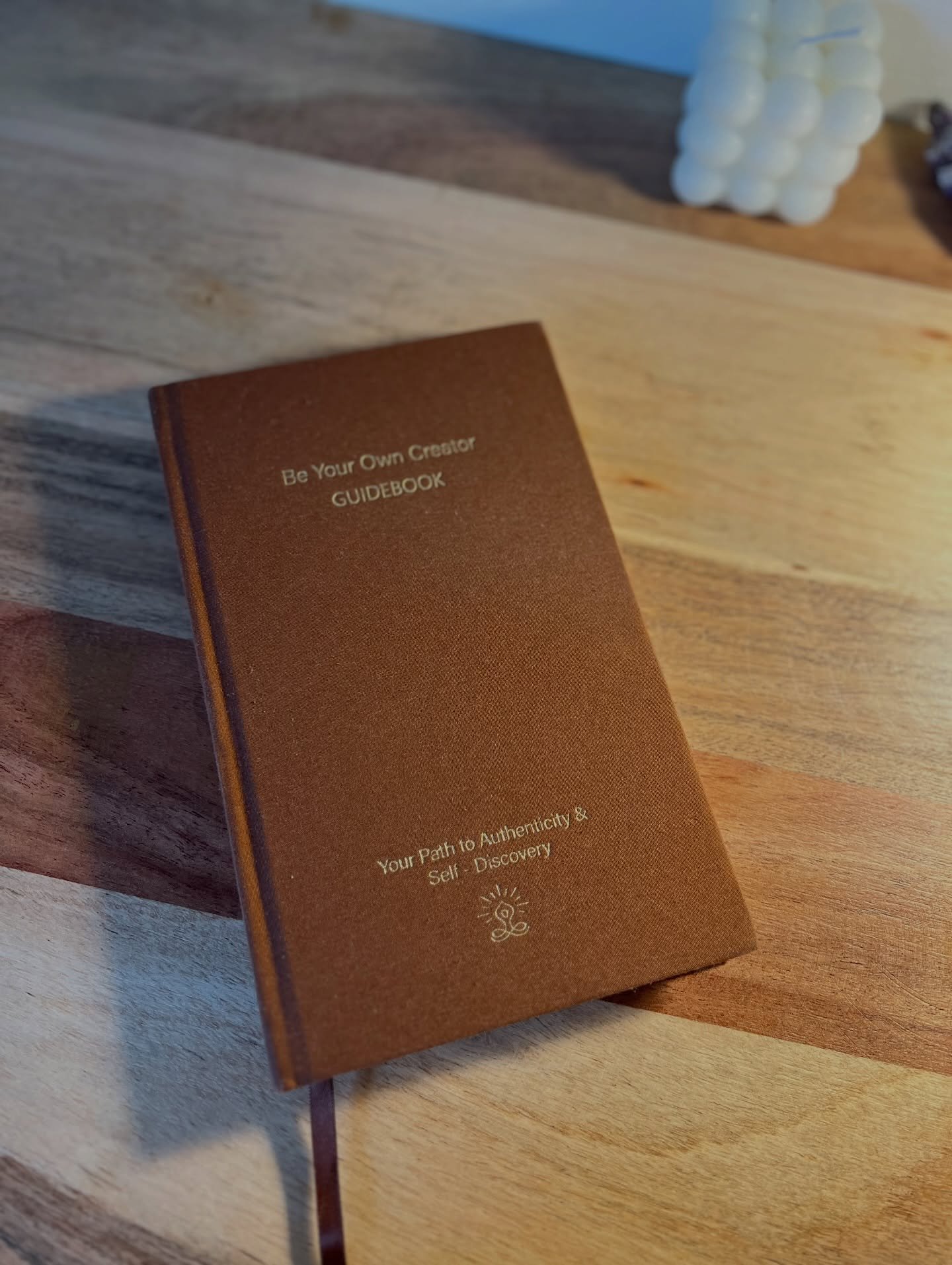 new month 
time to start fresh
with your daily guided jurnal 
your support to getting more structure, reflection and knowing yourself better.
not just a journal, but a sustainable practice.

flowincreation.com

free downloadable sample 🔗 in bio

@be