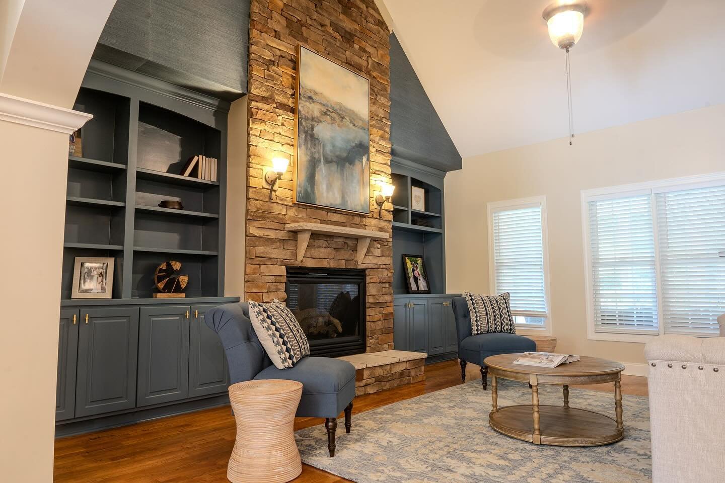 Looking for a home remodel? How about a new look? At @mcneillbrowninteriors we have a solution for you so that your house can feel like your dream home! ✨😊 // 📸: @the_chrischarles