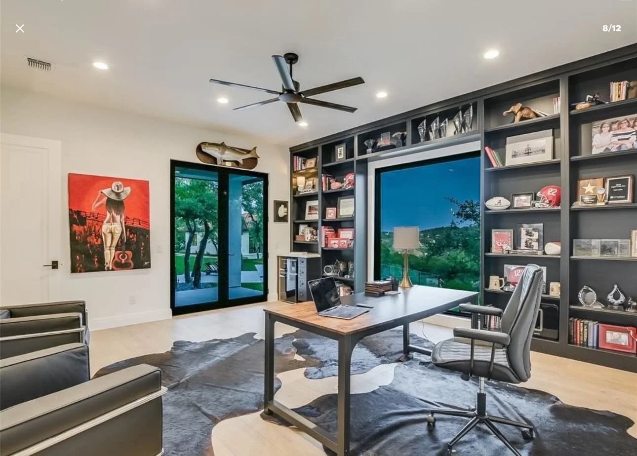 Where big ideas meet bigger views. 🖤📚 

#OfficeInspo #WorkFromHomeVibes #kakijohninteriors