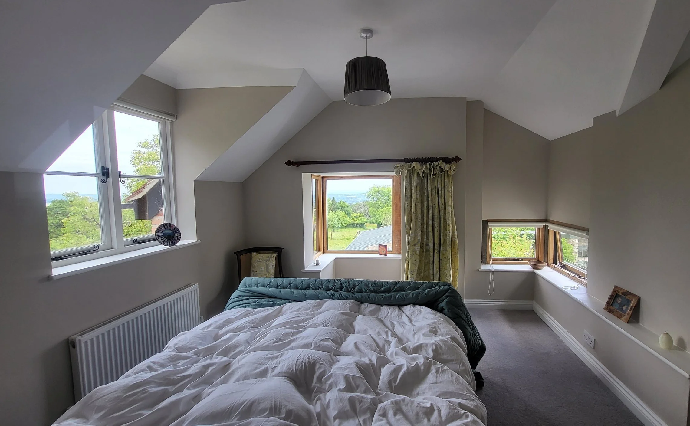 mount-farm-bedroom