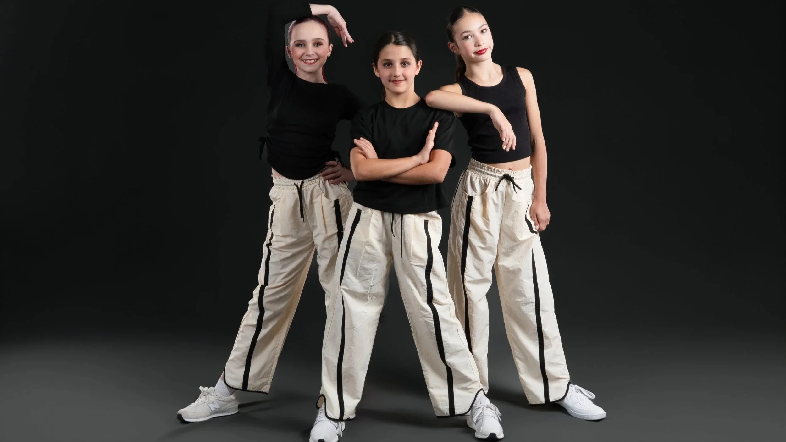 TRIO-FIONA_VALENTINA_SCARLET+GROUP-1.jpg