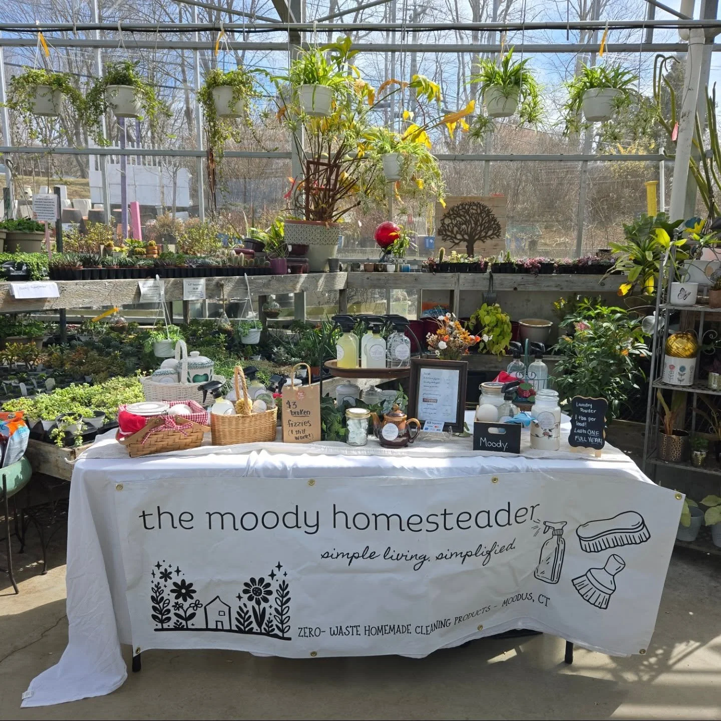 One of my favorite places to be on a Saturday afternoon! 

Come say hi at @nianticfarmersmarket !