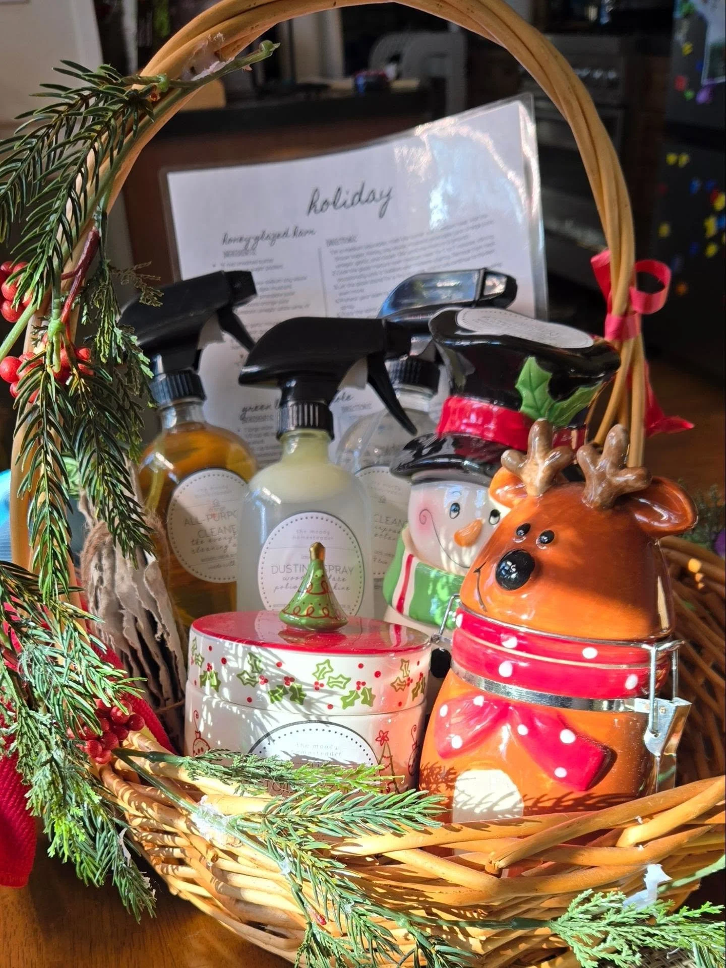 It's tiiiiime! 💃🔔🔔🔔

The very first basket of the holiday season! Thank you Laura for your order! I hope you enjoy all of the goodies! 🧹🧼🧽