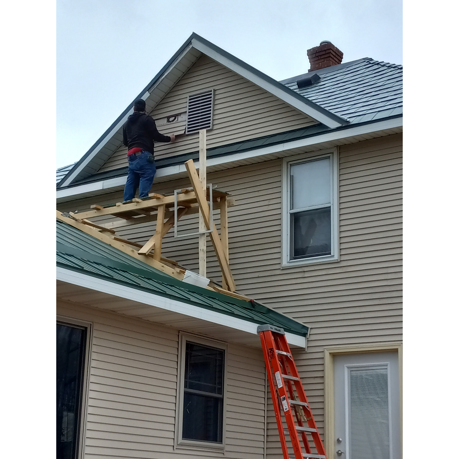 SIDING CONTRACTOR CHIPPEWA FALLS.png