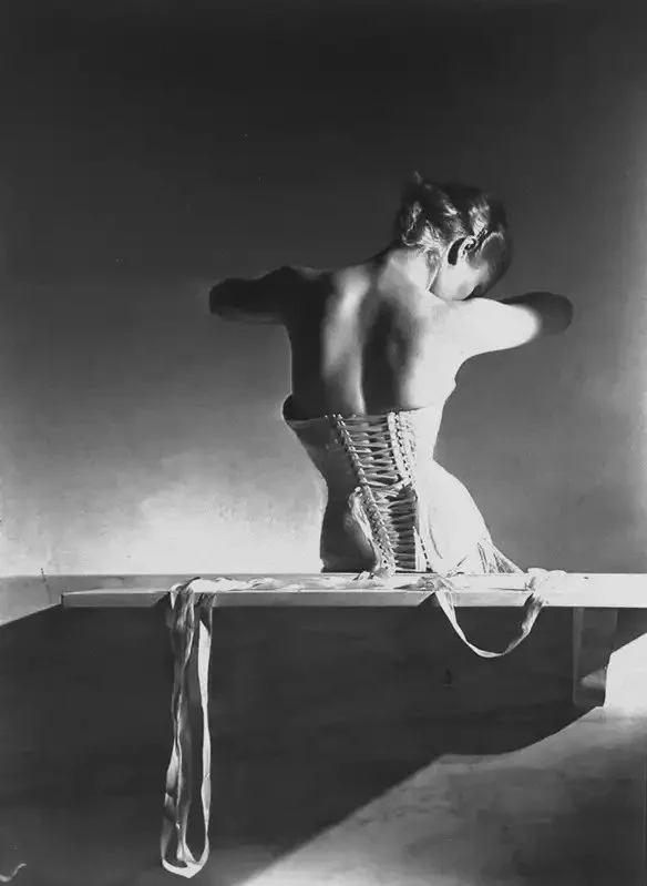_Mainbocher Corset, Paris, 1939.jpeg