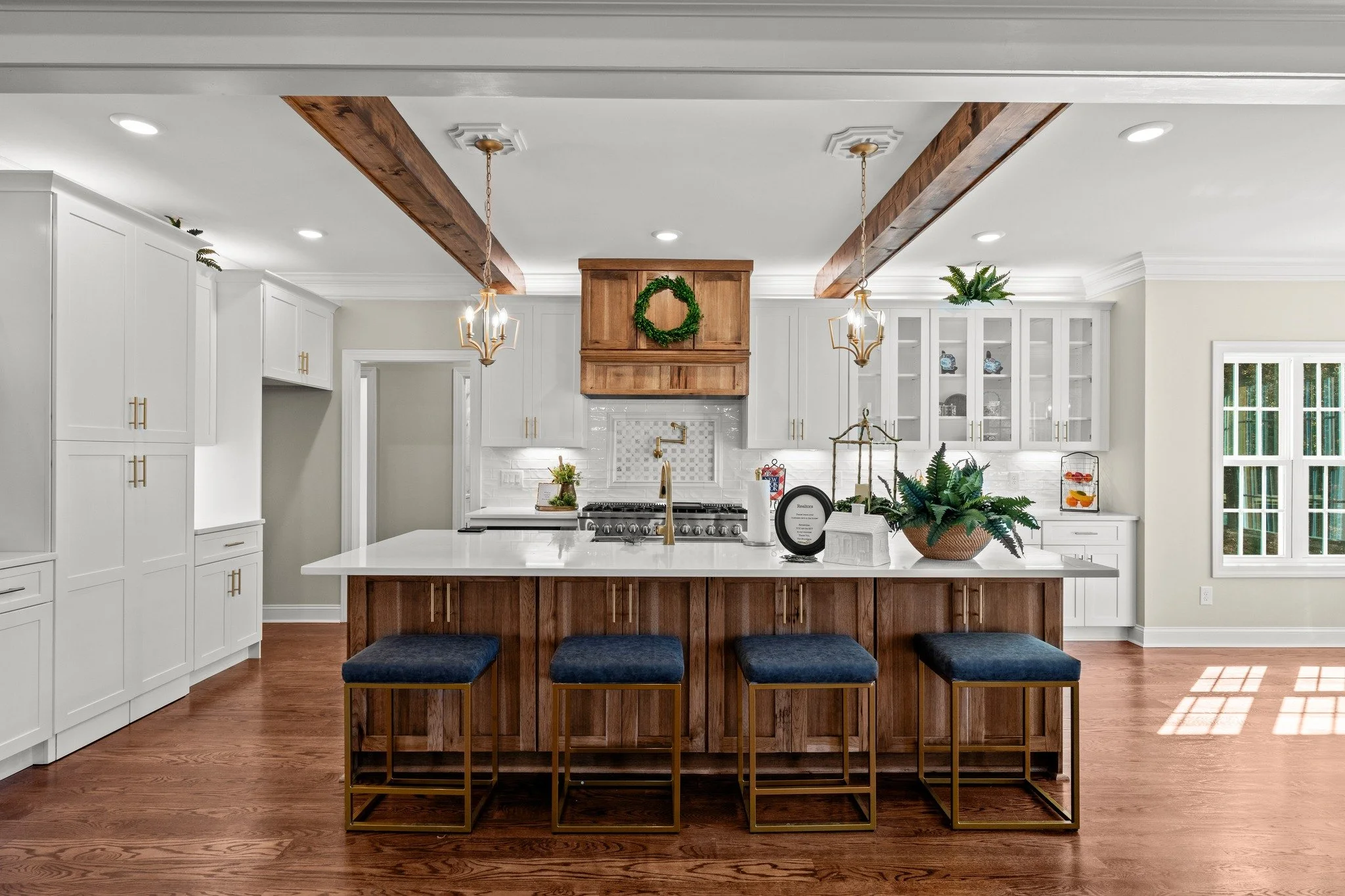 What's your favorite room in this home? I'll take that bathroom! 😍