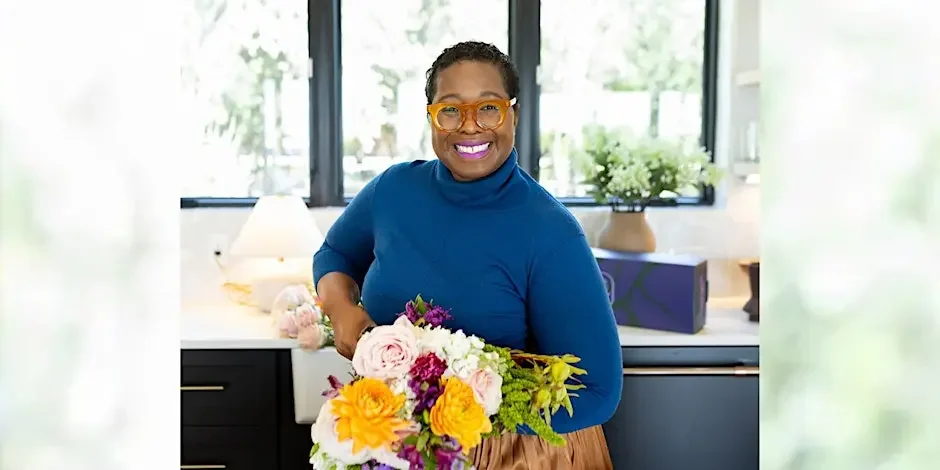 Read Between the Lines - Floral Design with Shawntee Reed