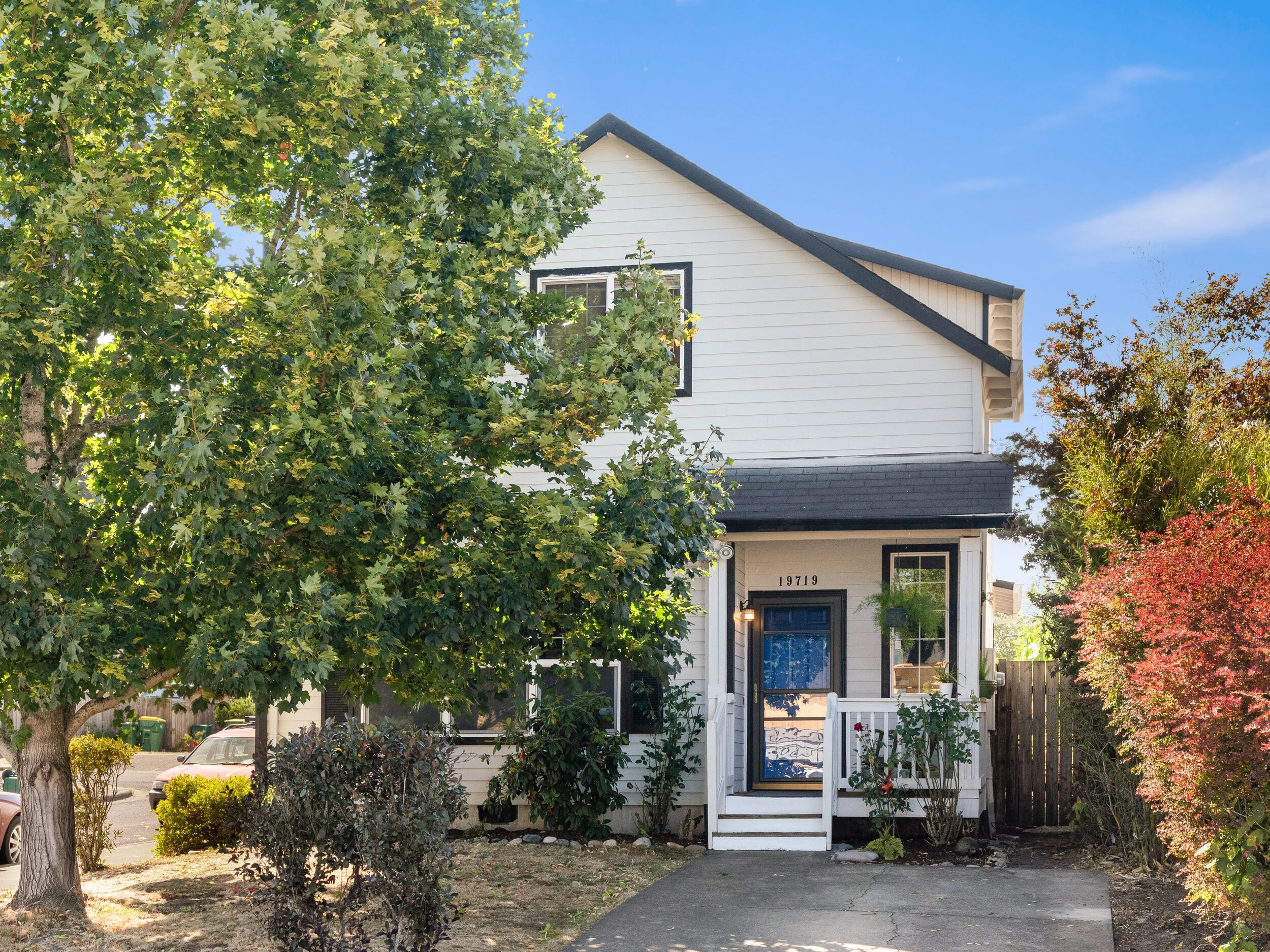 19719 SW Marlin Dr Beaverton-print-001-001-Front of Home-4200x3150-300dpi.jpg