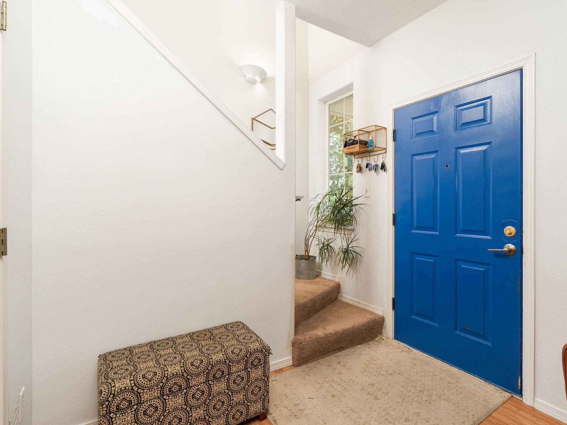 19719 SW Marlin Dr Beaverton-004-006-Entry Detail-MLS_Size.jpg