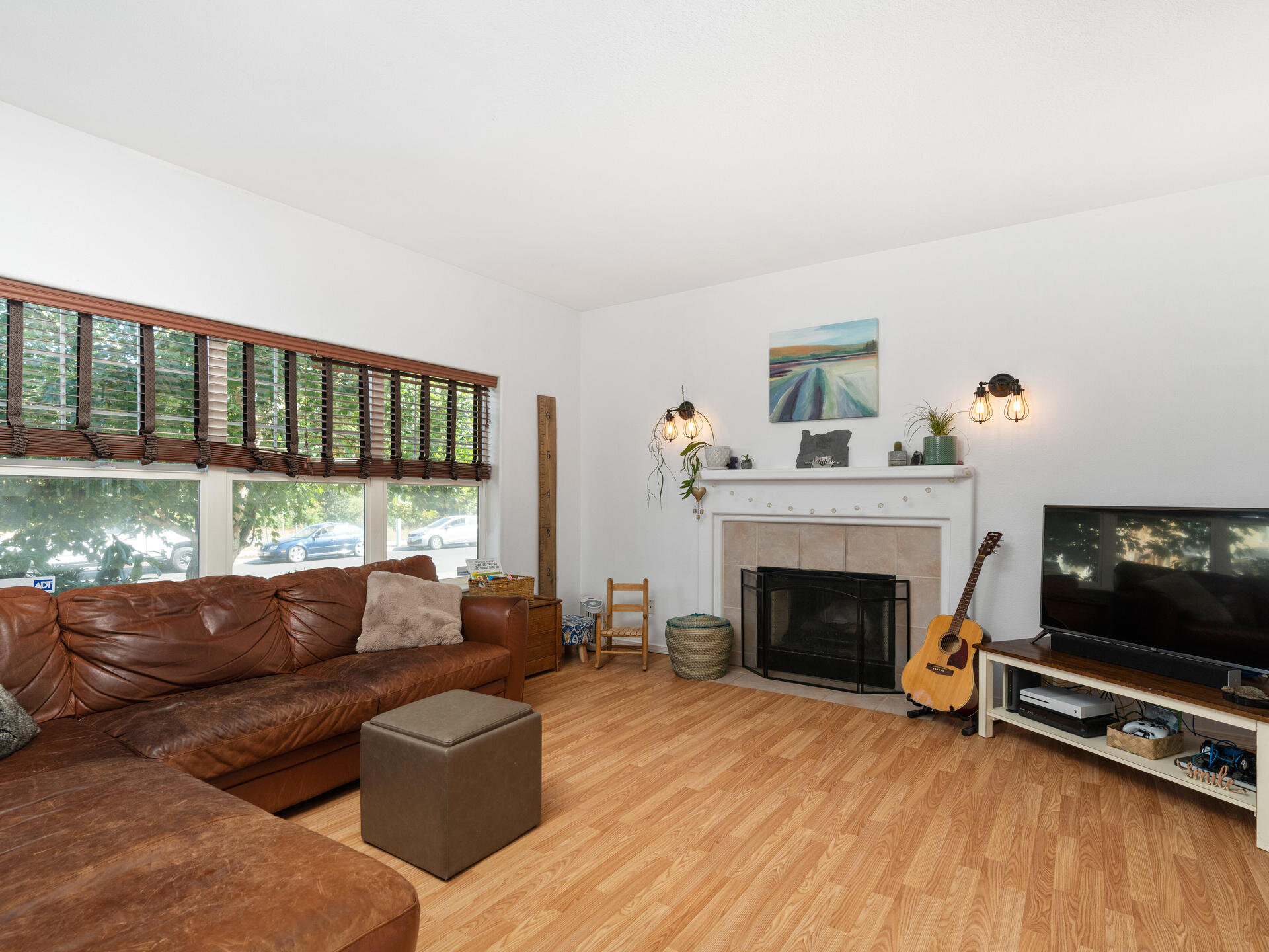 19719 SW Marlin Dr Beaverton-006-014-Living Room-MLS_Size.jpg
