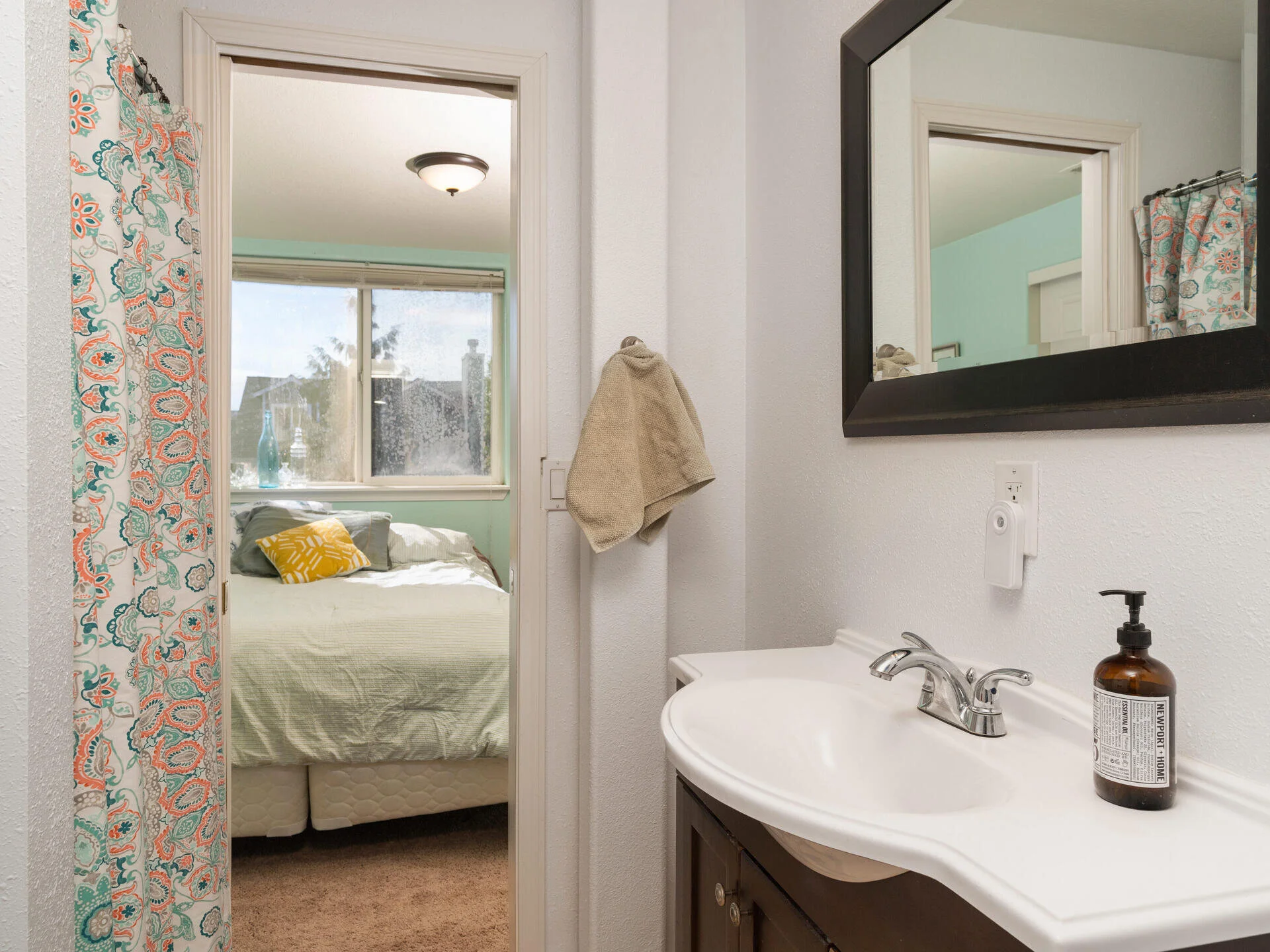 19719 SW Marlin Dr Beaverton-024-029-Bathroom-MLS_Size.jpg
