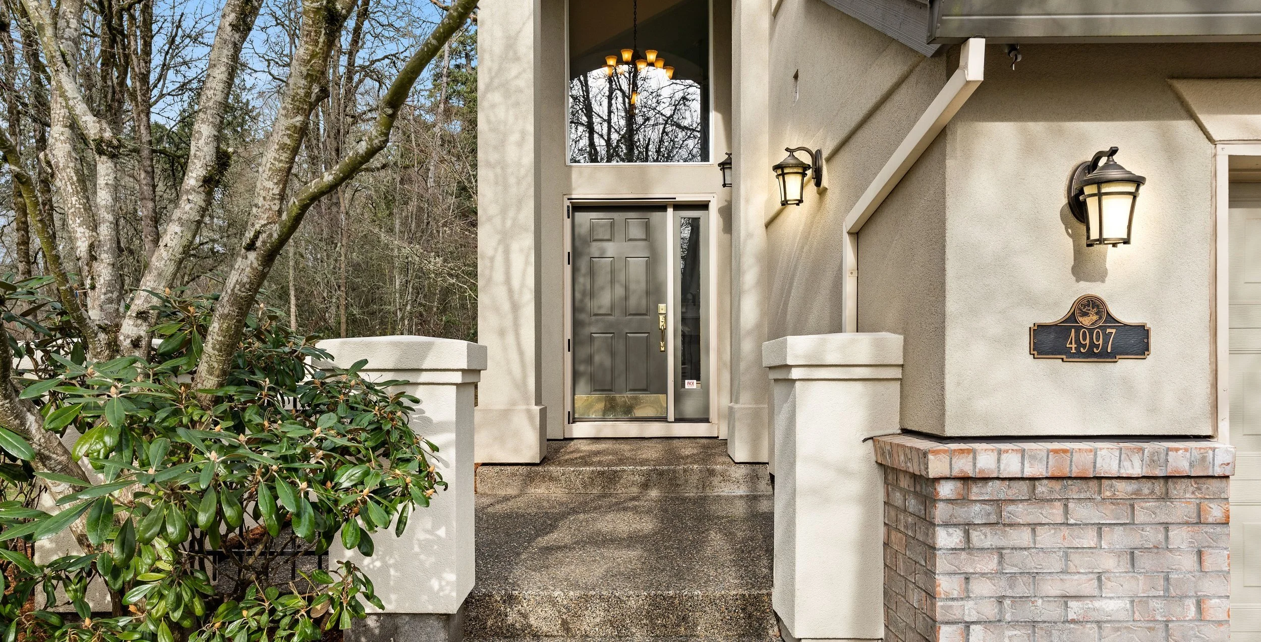 4997 Mulholland Drive