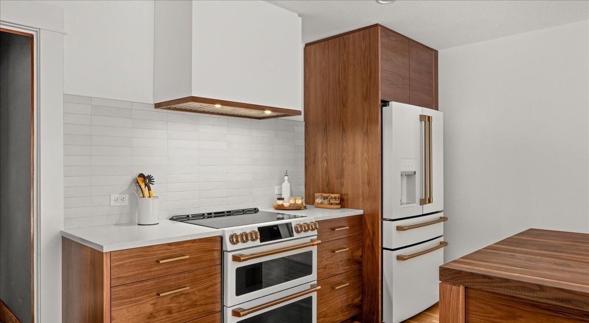 5725 N Delaware Avenue