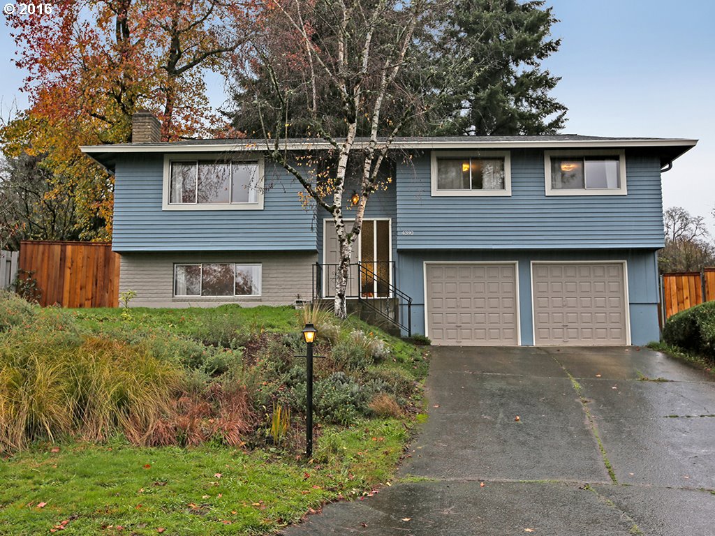 4390 SE Mark Kelly Court // $370,000 (Copy)