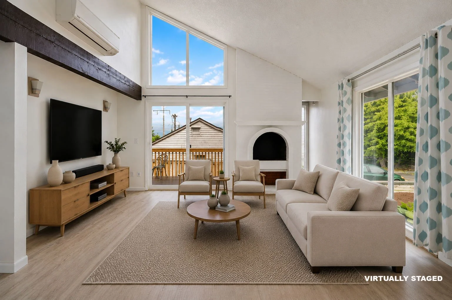 15-web-or-mls-LIVING ROOM_VS.png