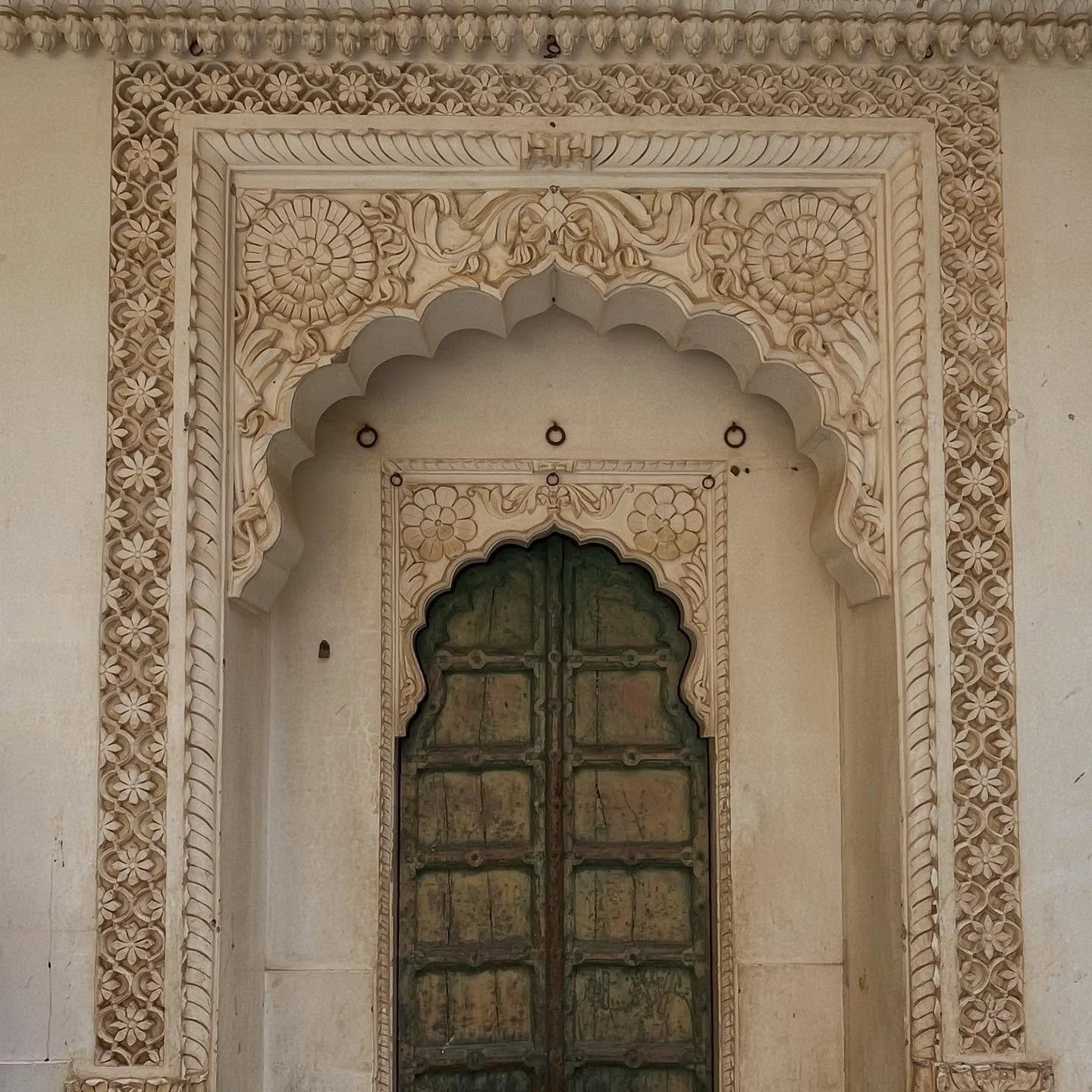 India Group Tour

HOW?

This word came up a lot while exploring palaces and forts. How is this even possible? What haven&rsquo;t we been told? Are we living a lie? The detail, the artistry, the finesse, it&rsquo;s difficult to grasp. 🕌✨

Walking thr