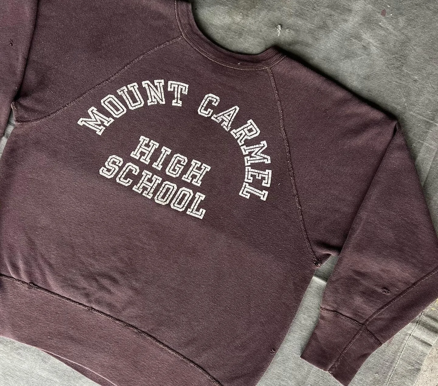 50s running man - Mount Carmel High 

#vintagechampion #vintage50s #50schampion #50s #menswear
