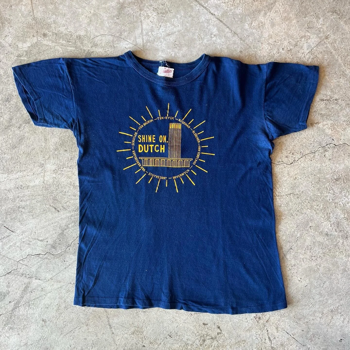 heronsvintage.com is live 
new pieces will be added throughout the week 

HERONSFRIEND for free shipping (: