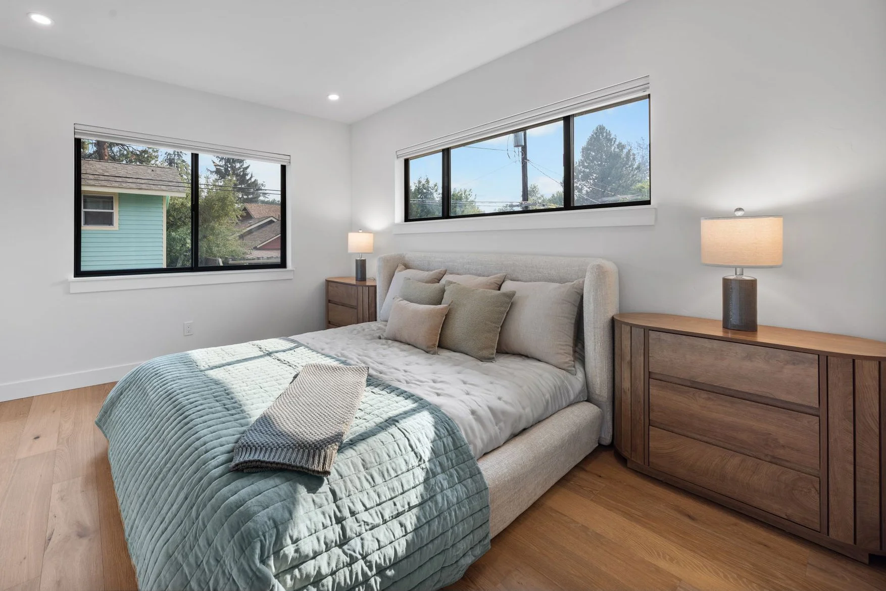 Elgin Ave Home & ADU - ADU Bedroom