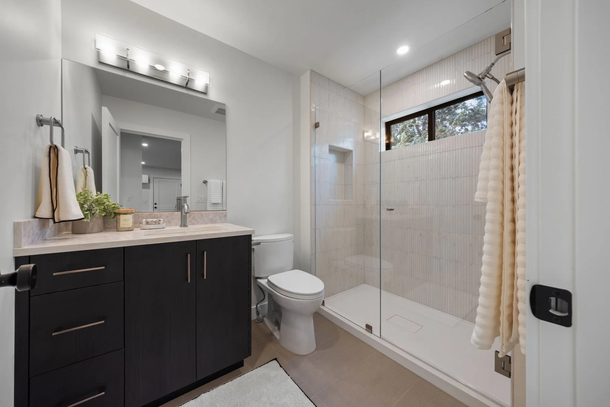 Elgin Ave Home & ADU - ADU Bath
