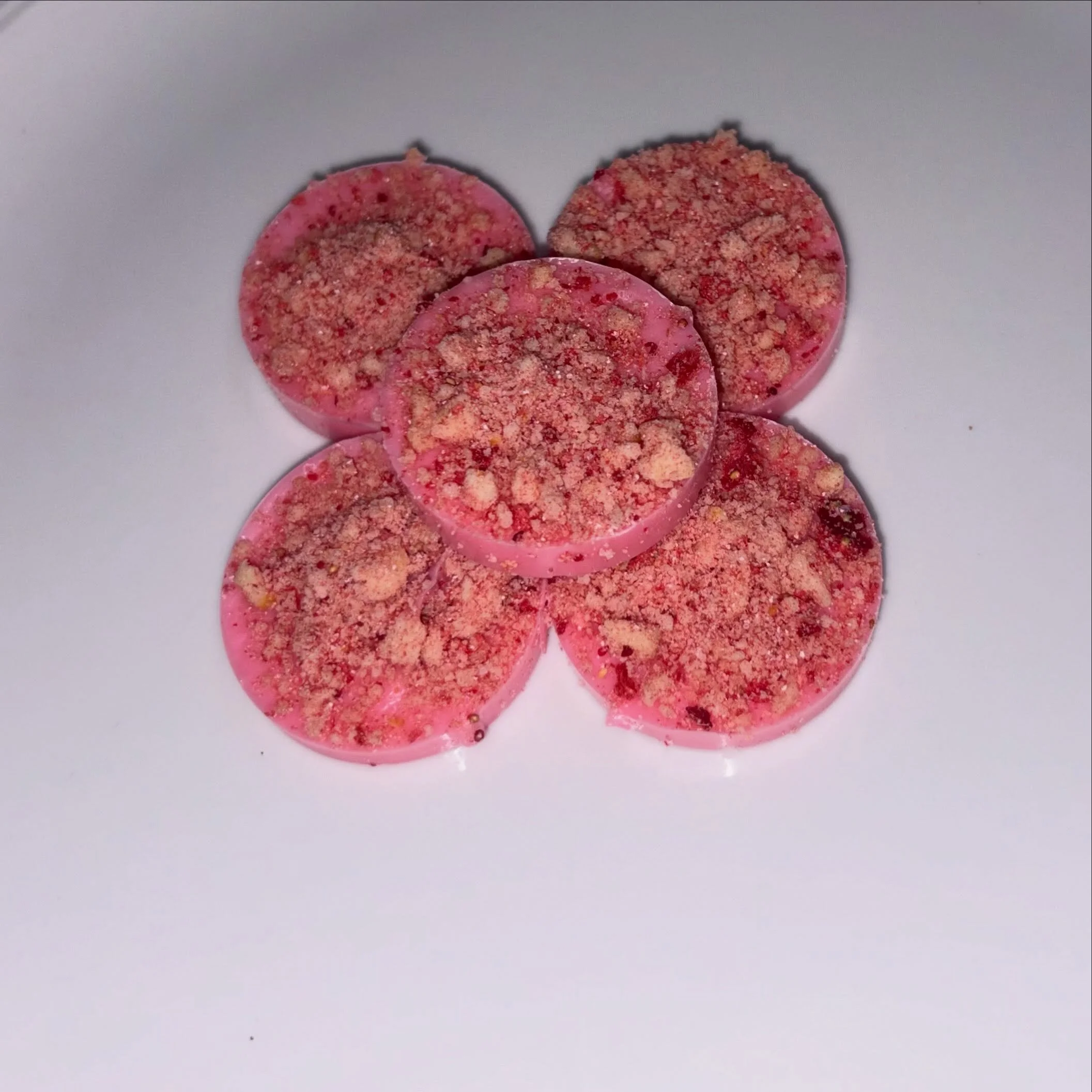Strawberry Shortcake Moon Rocks 🍰🌕
&bull; Local pickup only
&bull; DM to order

#baking #localbakery #microbakery #dessert #candy