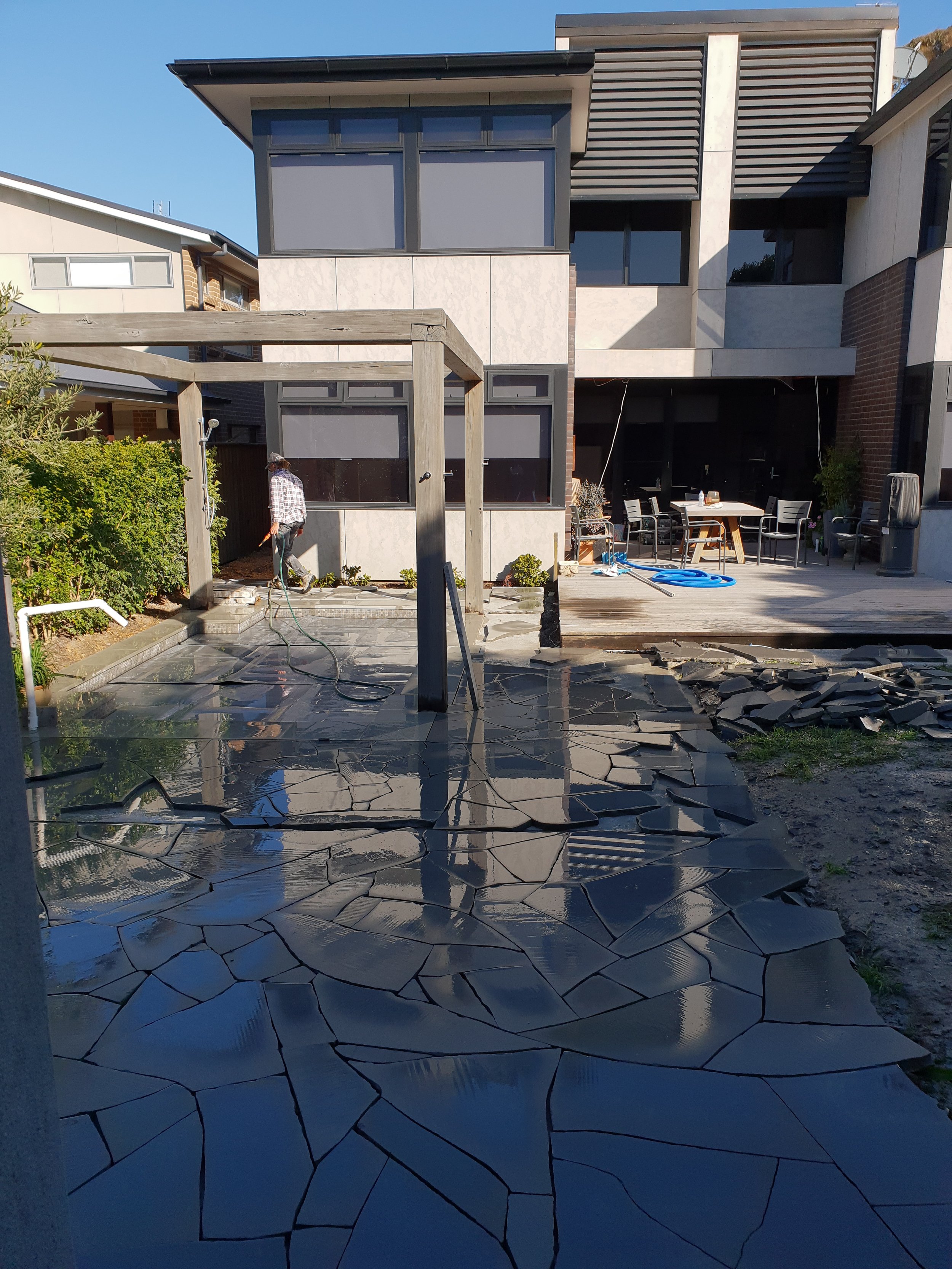 POINT CLARE BLUE SANDSTONE CRAZY PAVING
