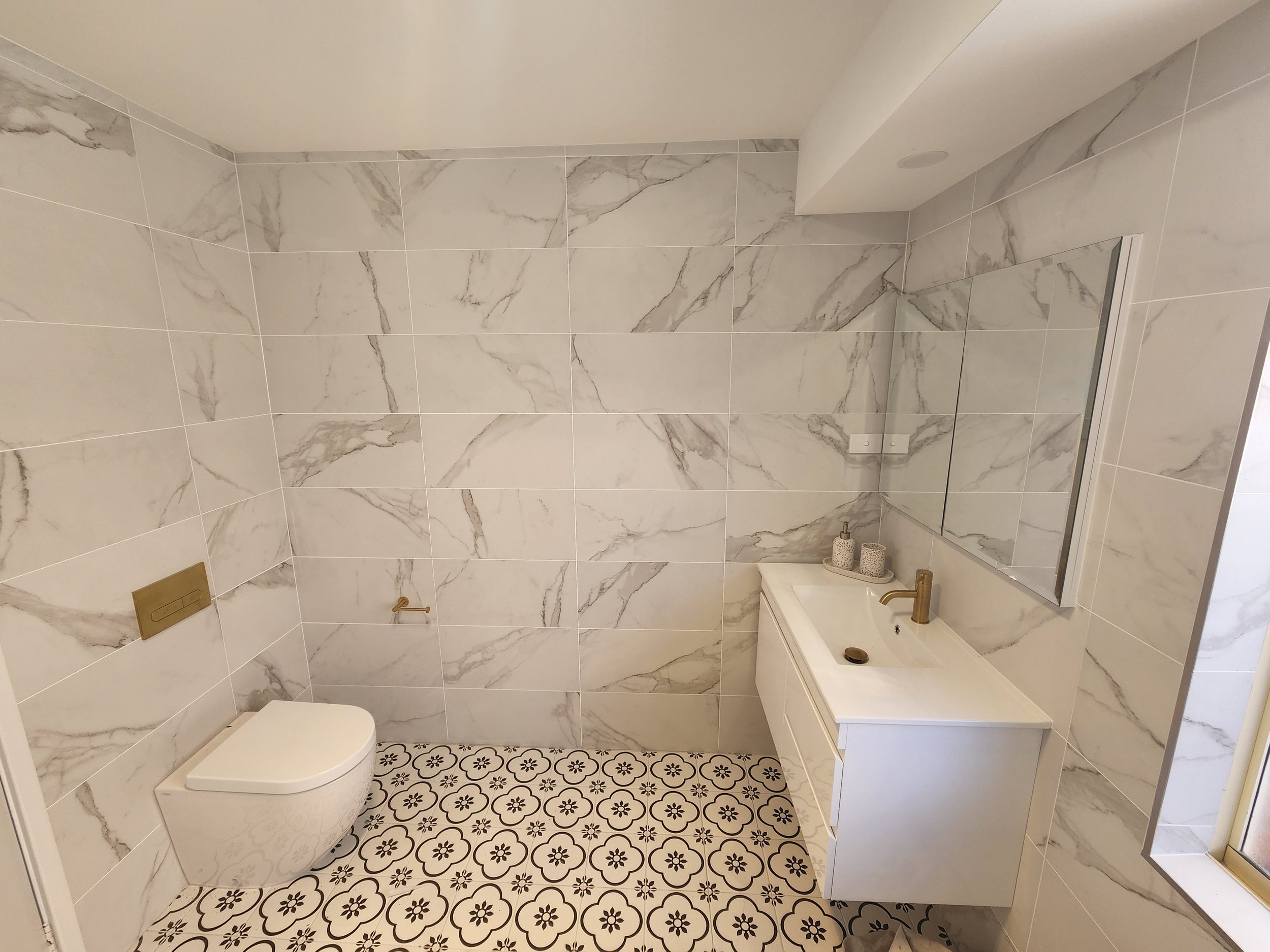 ERINA HEIGHTS CUSTOM BATHROOM