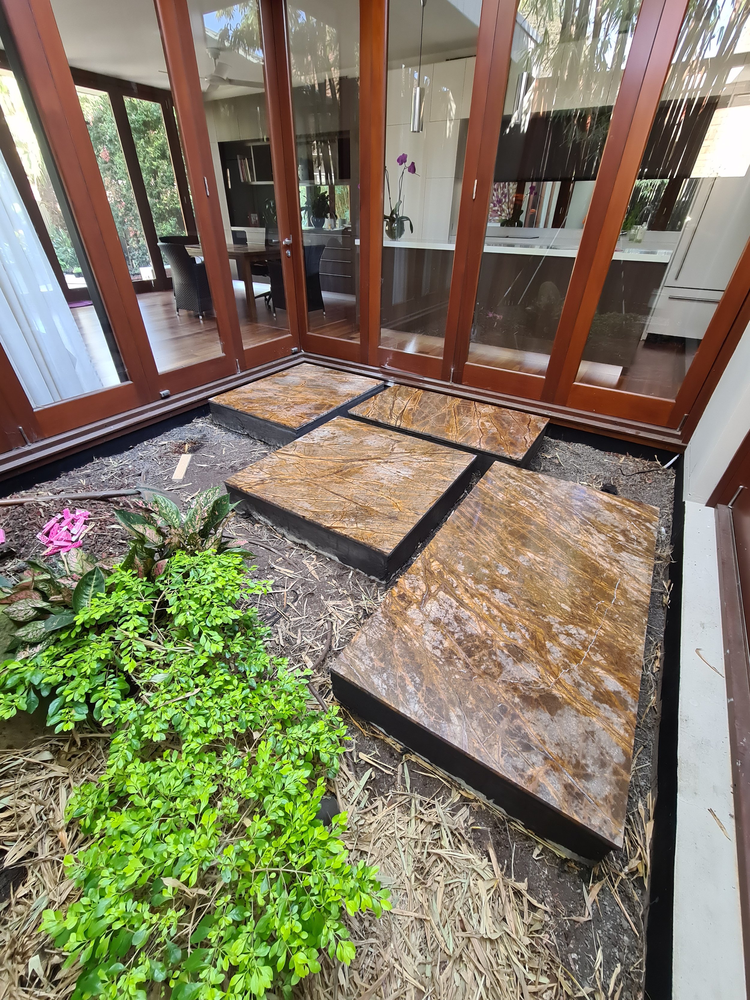 ARTARMON JUNGLE LIMESTONE STEPPING PADS