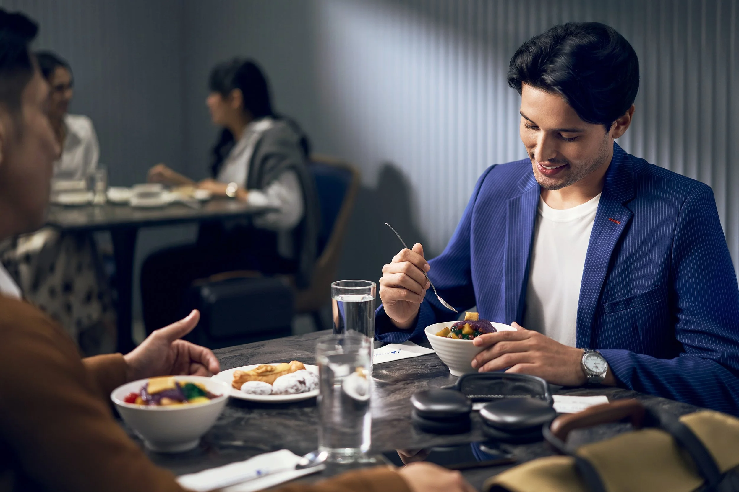 Low_Res_PAL LOUNGE 20257930.jpg