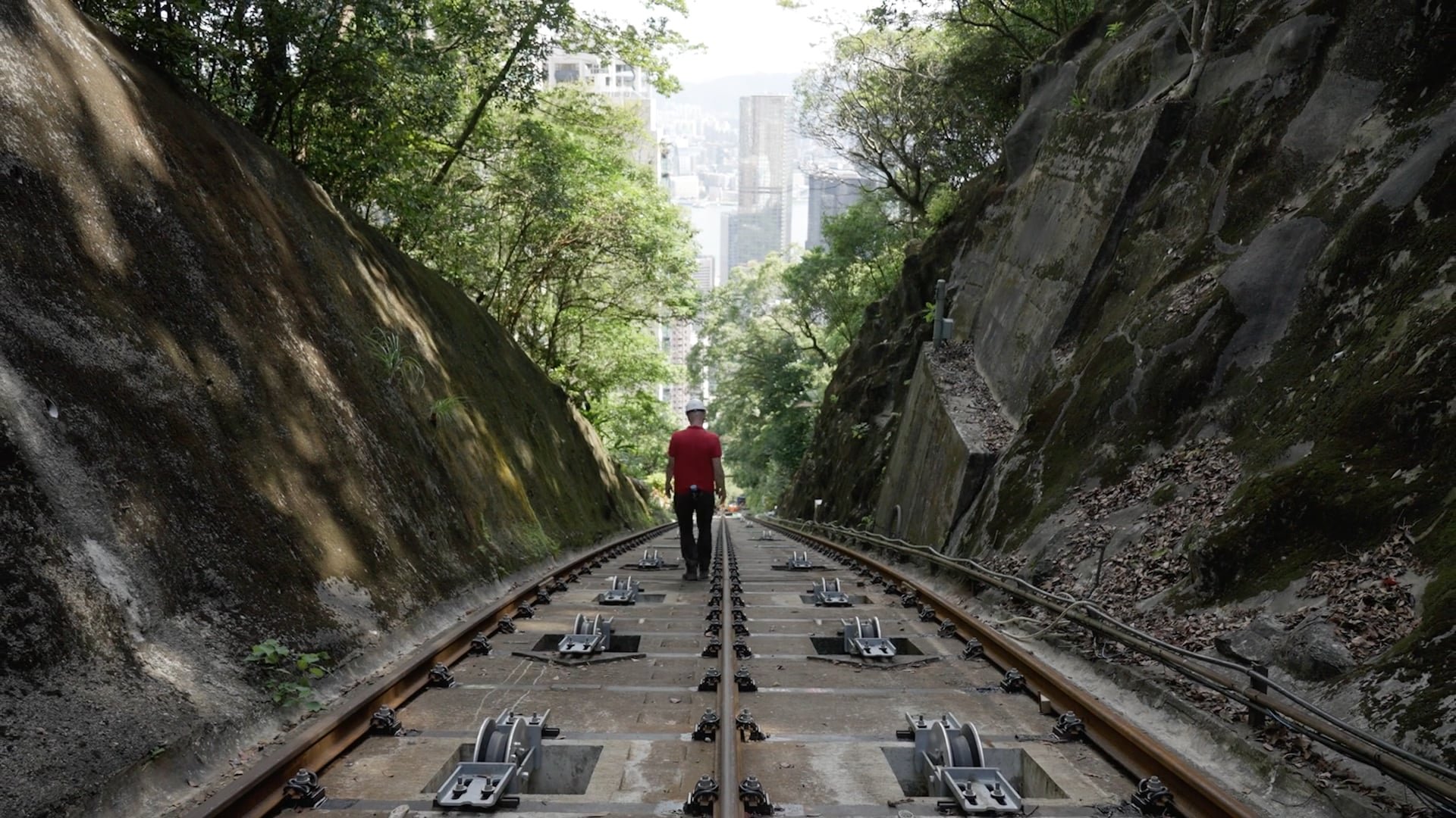 THE MAKING OF THE NEW PEAK TRAM