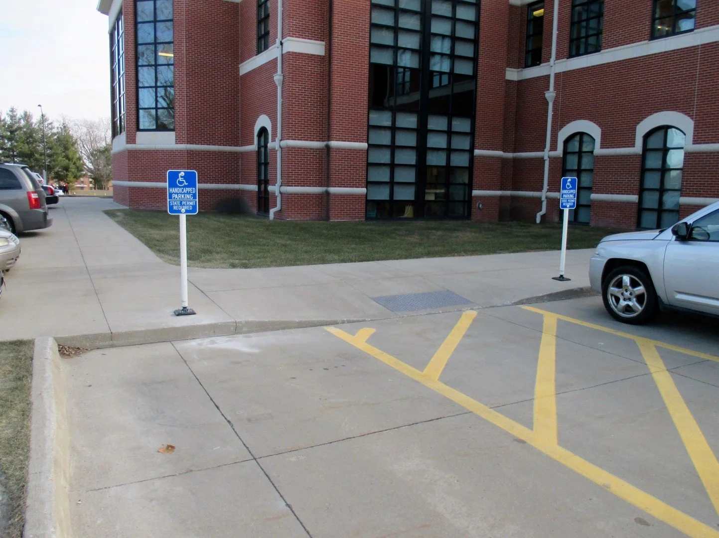 Grand View handicapped parking (Large).jpeg