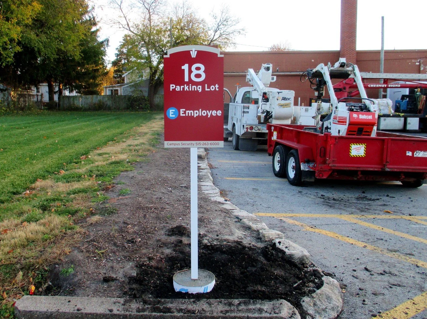 Grand View parking lot directional2 (Large).jpeg