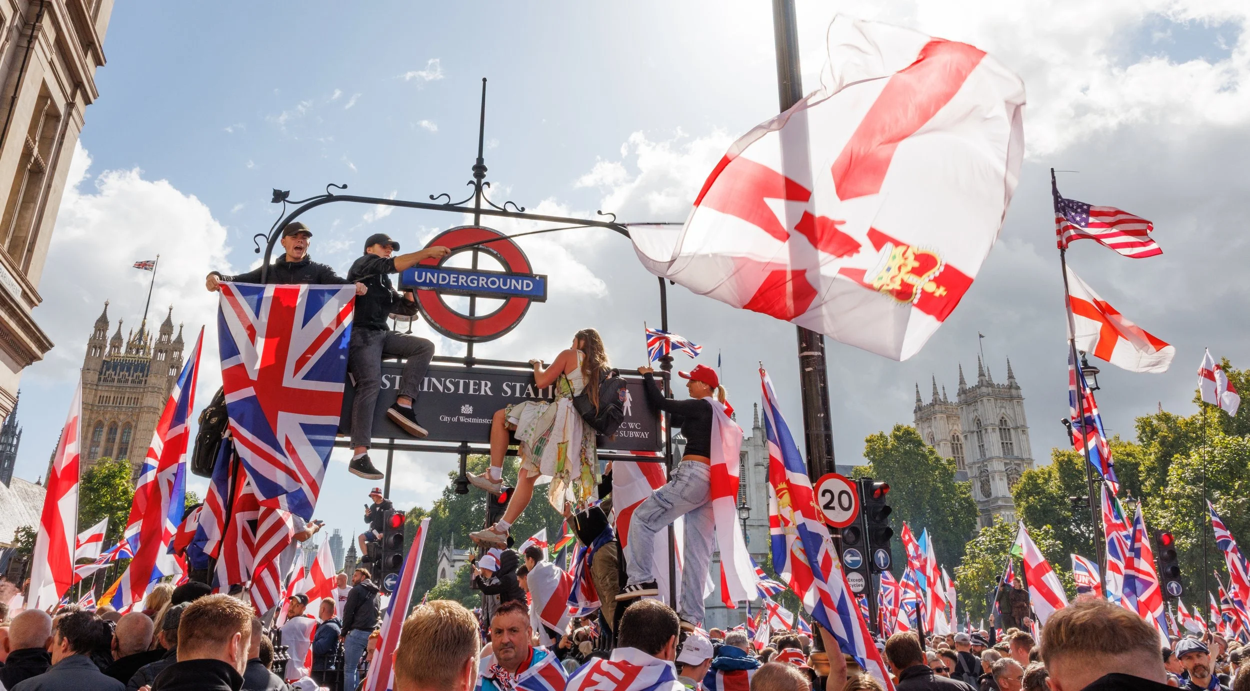 MBrown_20250913_TommyRobinsonMarch_016.jpg