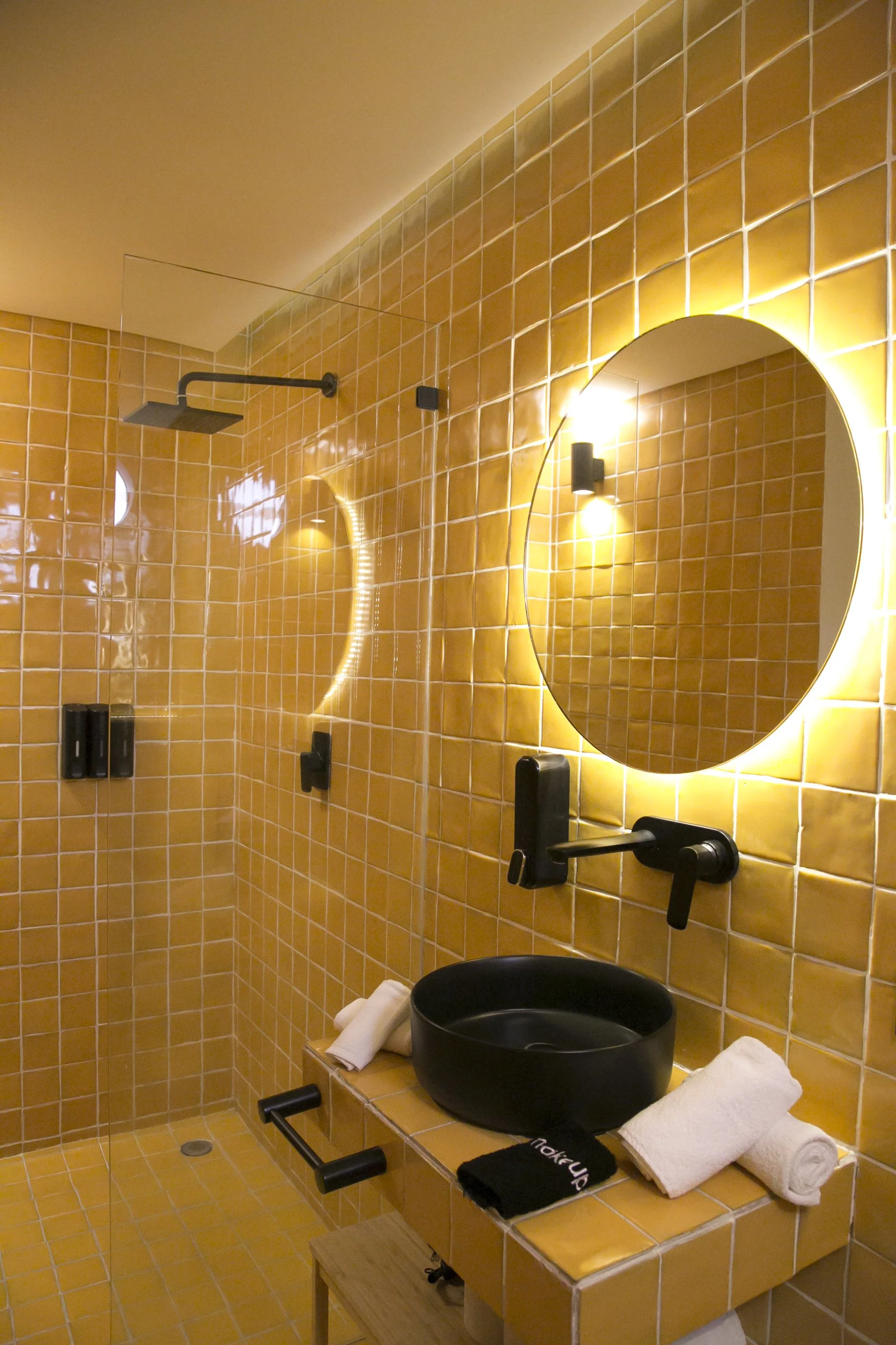 Camila bathroom