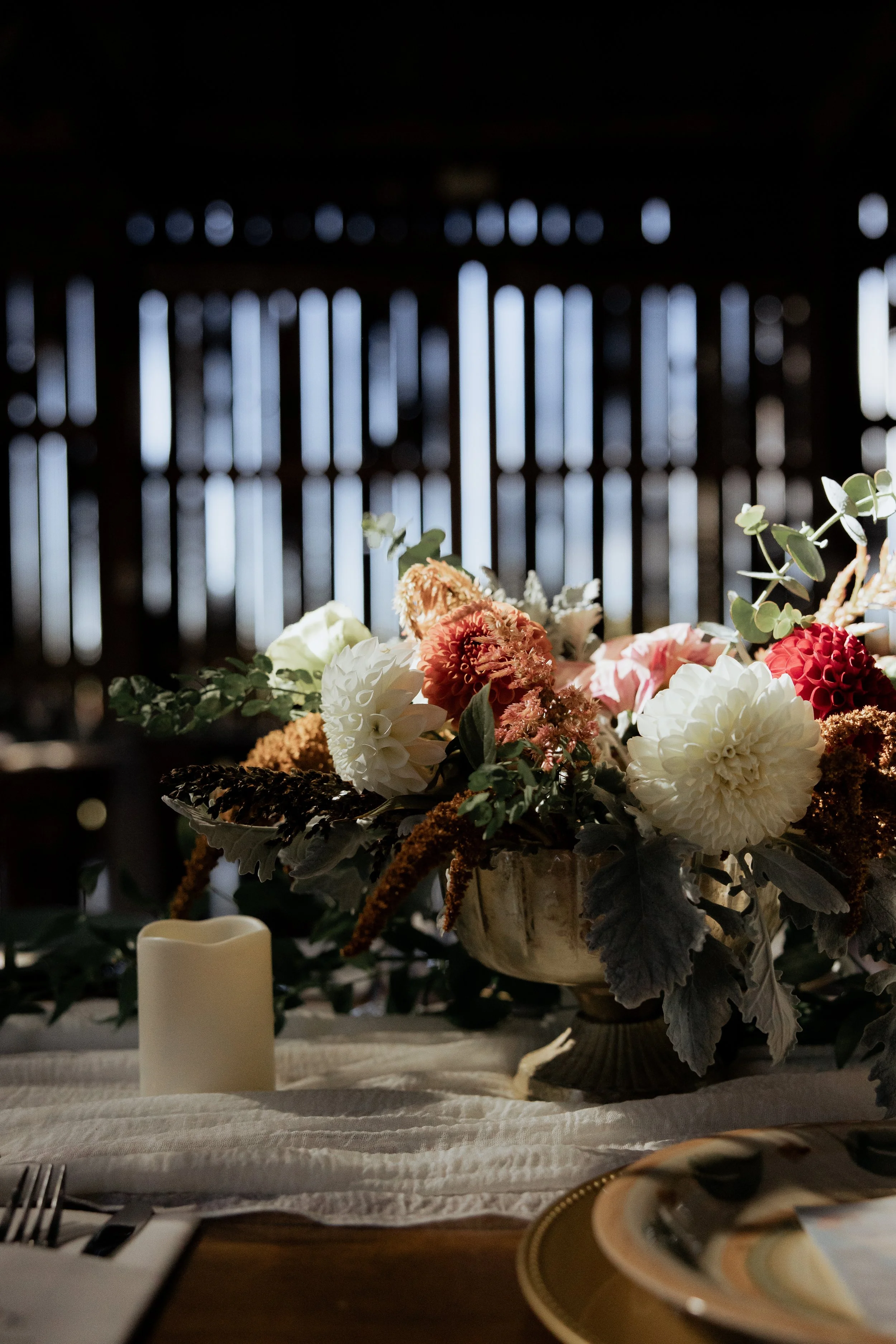 fall centerpiece dahlia wedding bouquet