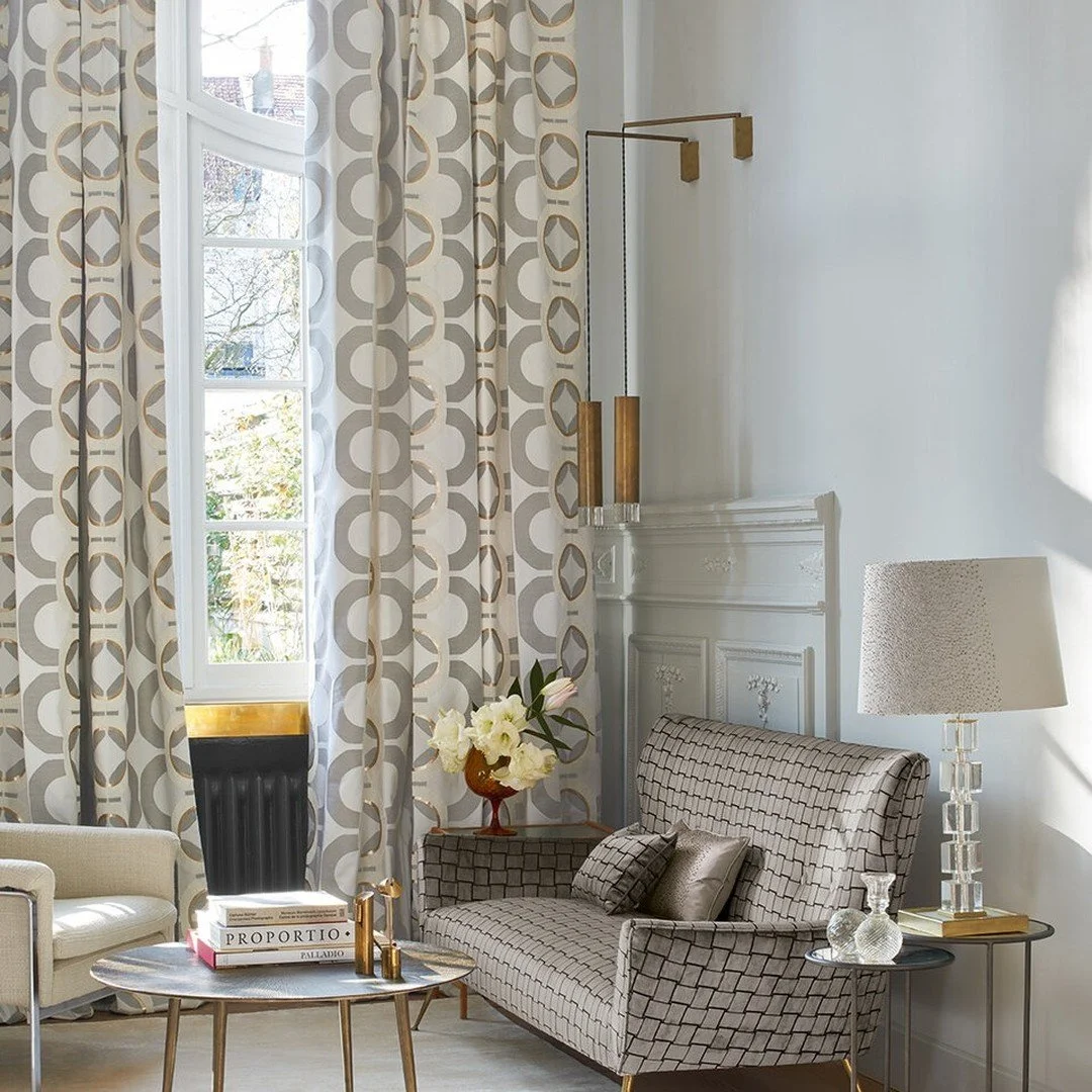 Il Veneto collection by Zimmer + Rohde.
IL VENETO is a high-quality, two-toned velour with a classic graphic pattern. The special sheen of this velour gives the colours a unique radiance and emphasises the excellent quality of the fabric. This visco