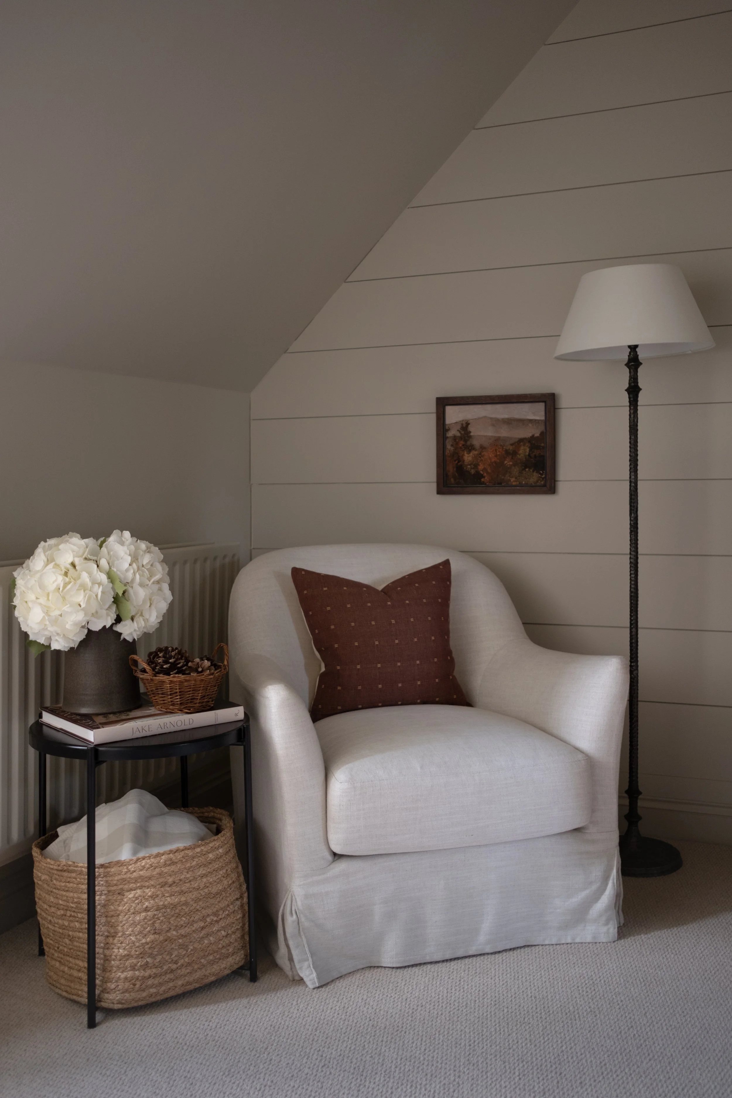 Cotswolds cottage interior design in Oxfordshire – carefully layered natural textures, warm tones, and bespoke joinery create a timeless and welcoming countryside retreat.