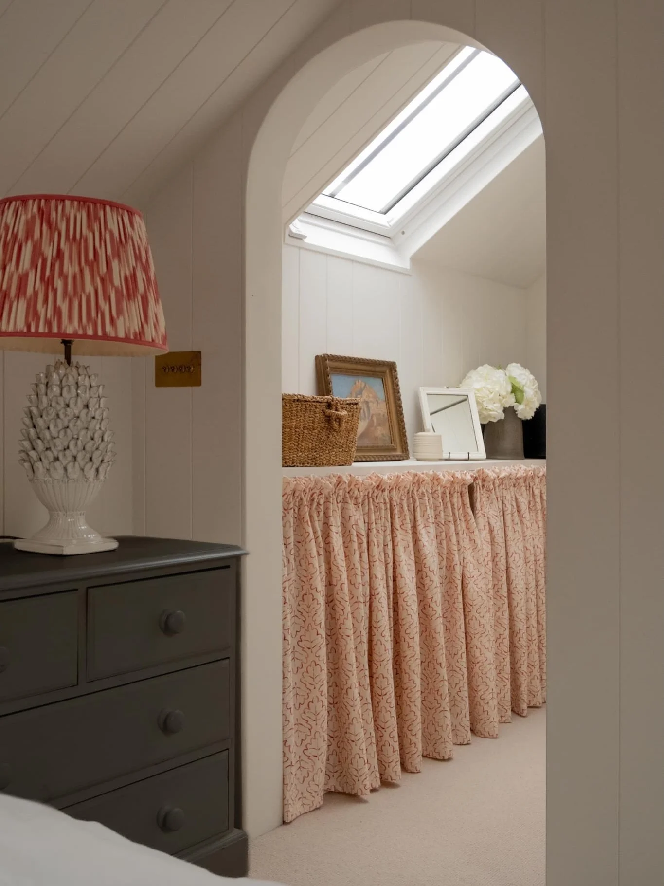 Arches, arches everywhere 🤍

With limited ceiling height, the more obvious choice for this room would have been to use doors with a cut-off angle at the top. Instead, we used arches to soften the ceiling line and echo existing architectural features