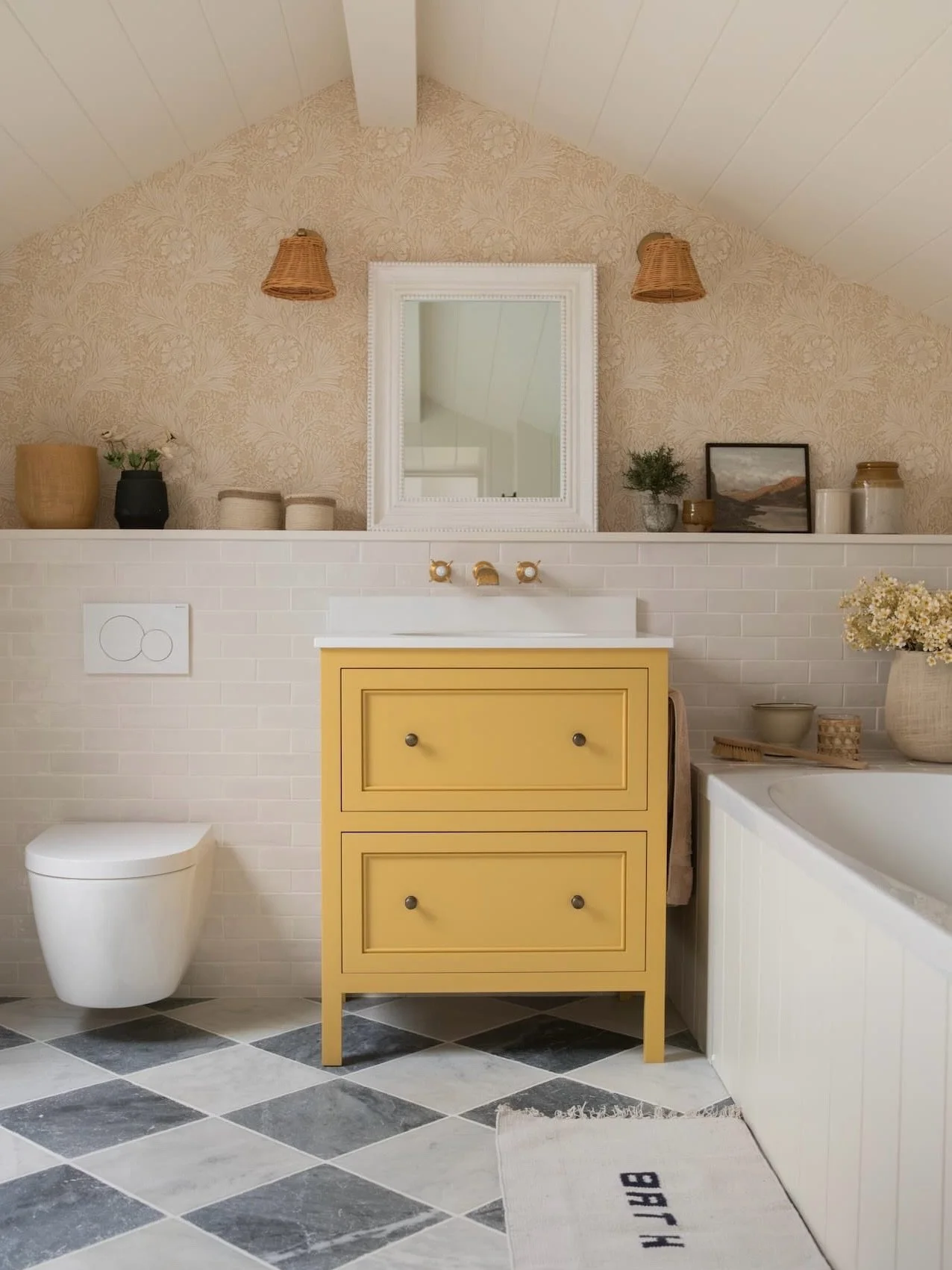 If the sky won&rsquo;t give us sunshine, we&rsquo;ll build it in ☀️

My clients were so brave leaning into this sunny yellow for their ensuite, and now it pays off every single morning&hellip; Whether the Met Office likes it or not!

Project: The Stu