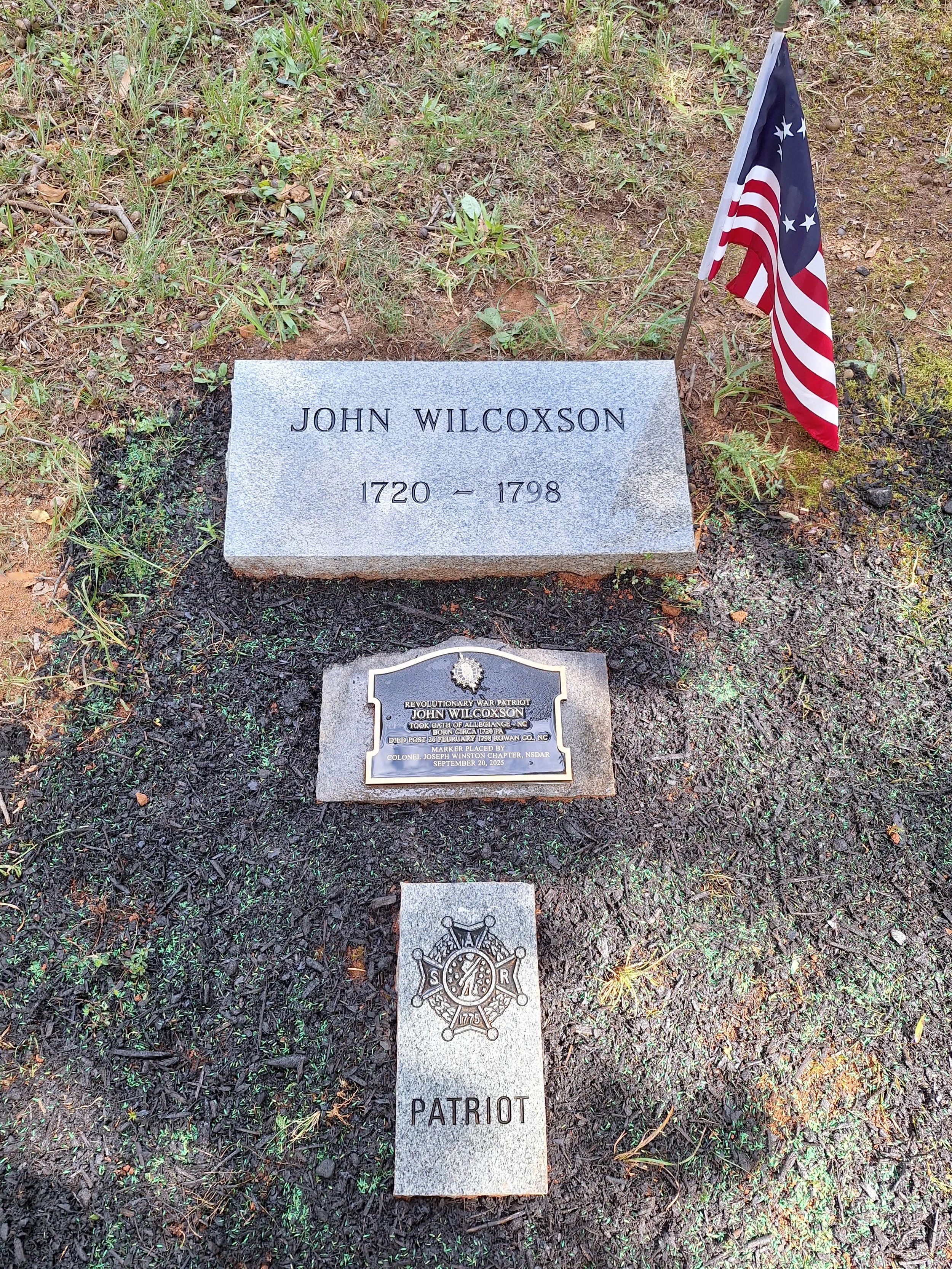 SAR &amp; DAR Markers on John Wilcoxson Grave.