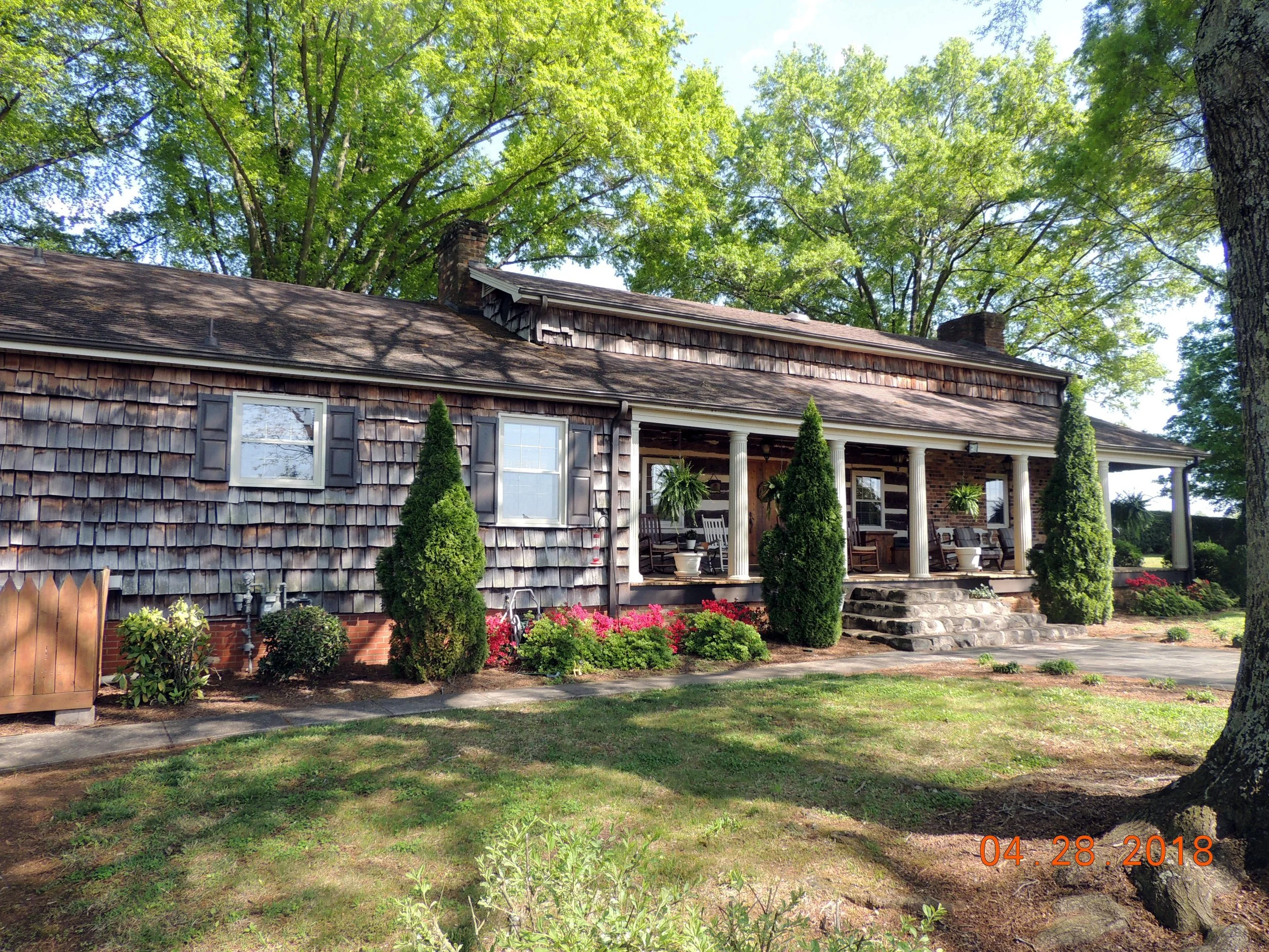 Front of Wilcoxson House. Earl Wilcox Photo.