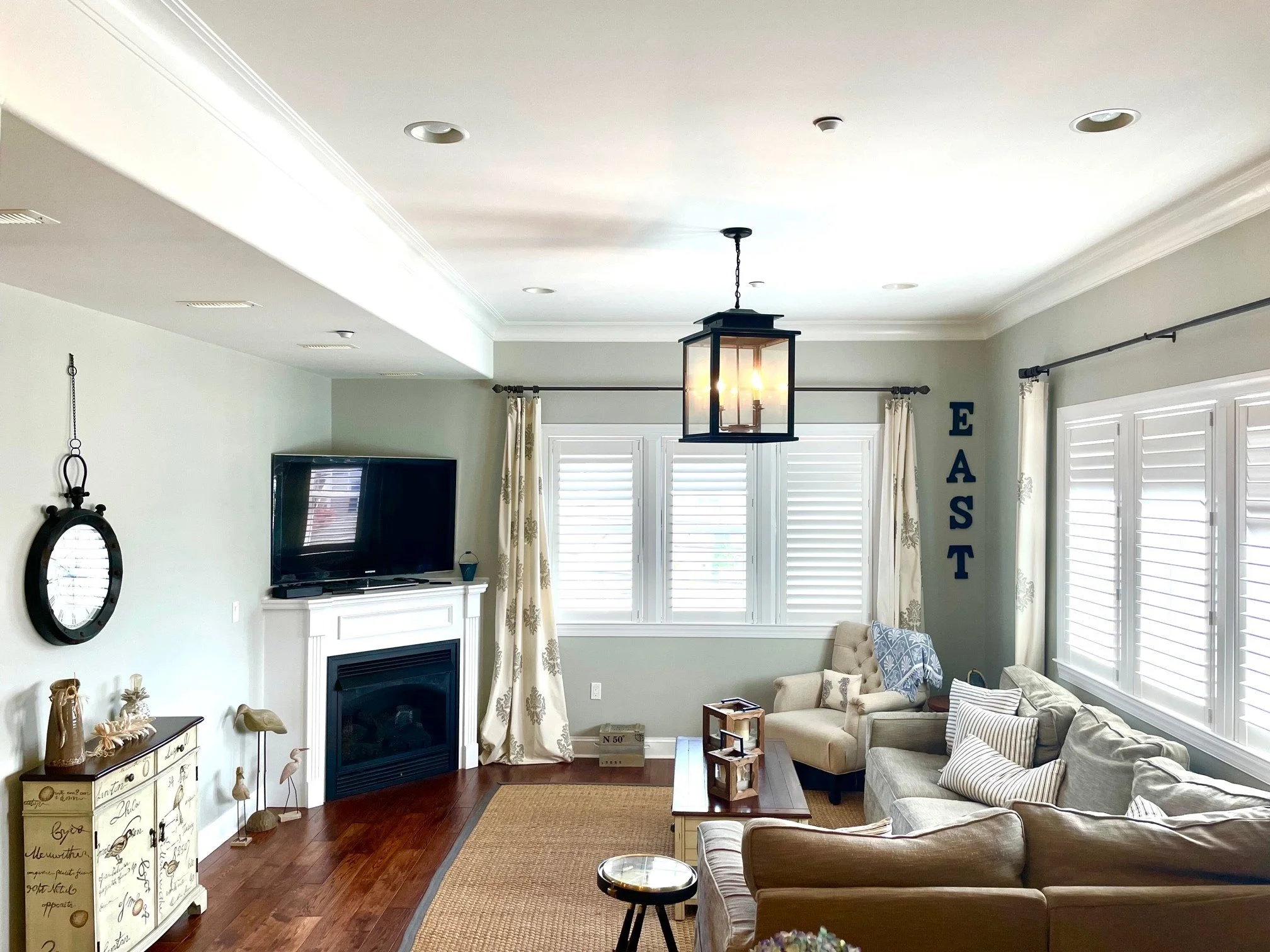 5 Living Room.jpg