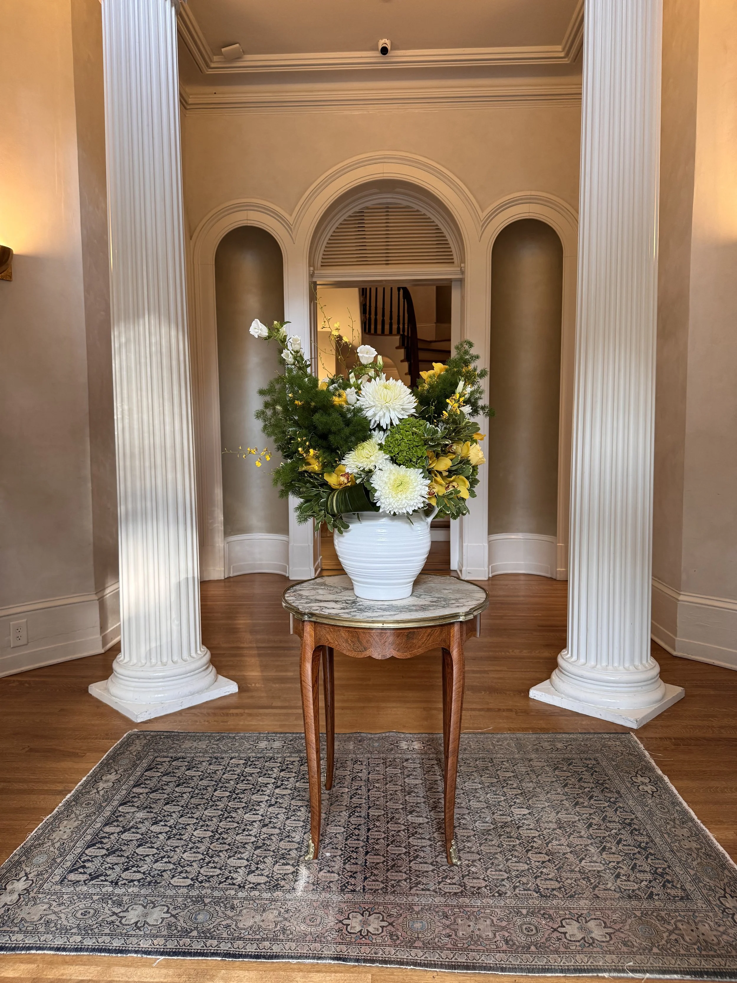 Why Luxury Hotels Use Fresh Flowers