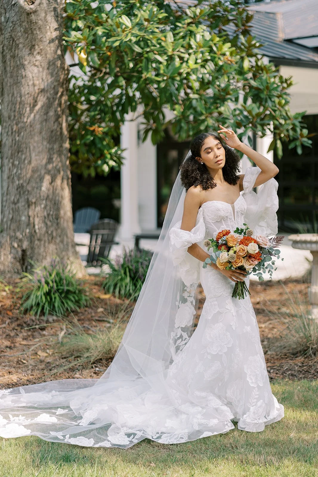 How to Choose a Wedding Bouquet That Feels Like You
