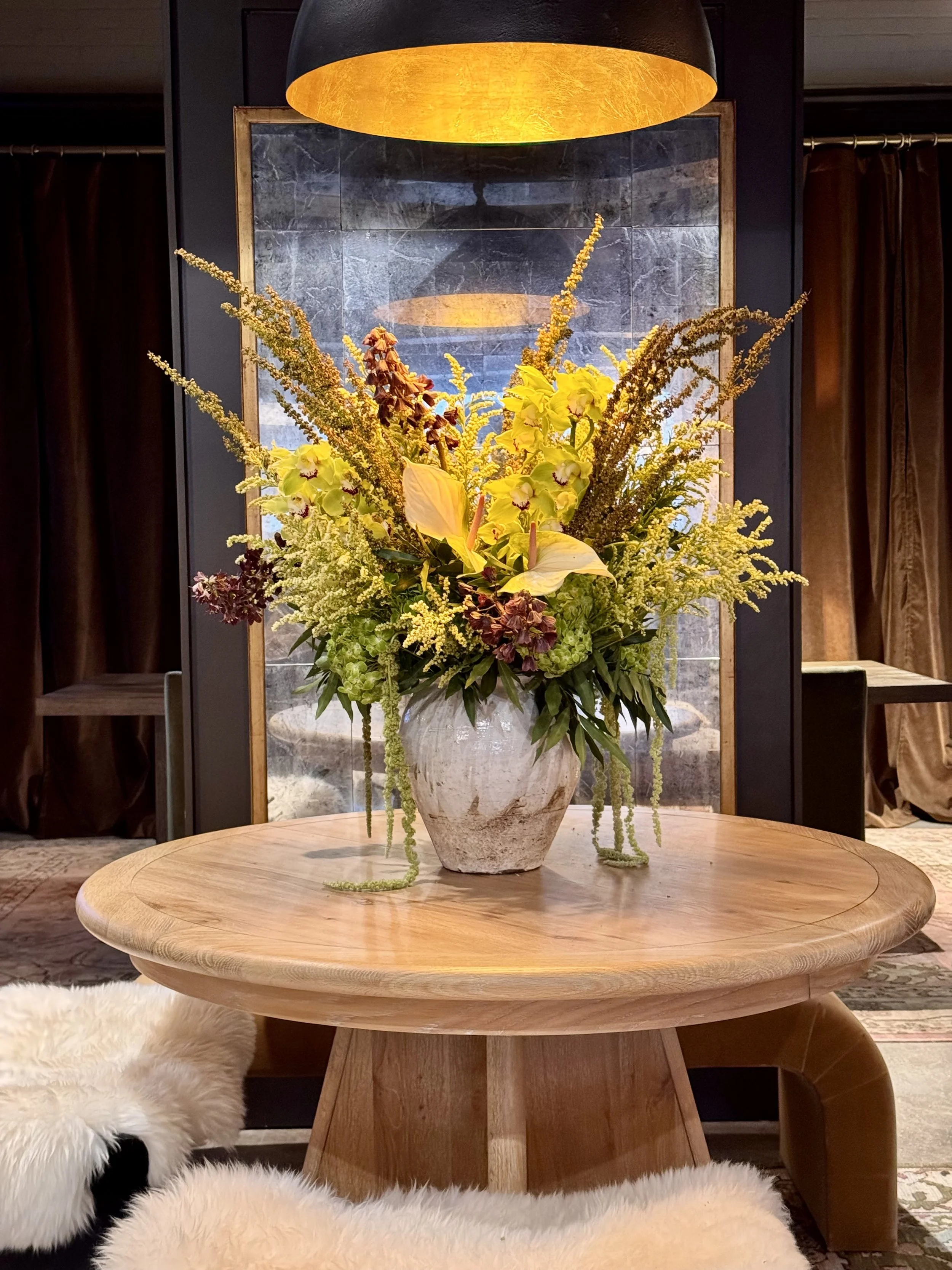 furniture-showroom-floral-design