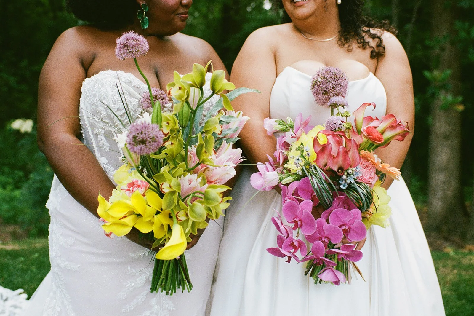 Bespoke bridal bouquets featuring seasonal flowers and modern garden-inspired floral design for a luxury wedding in Raleigh, North Carolina.